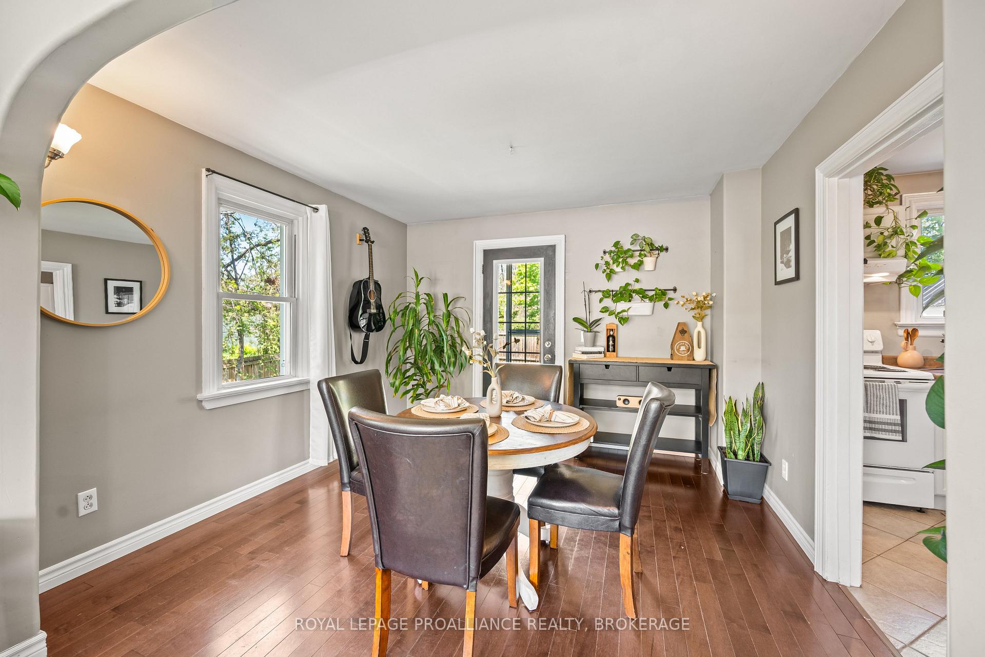 Photo 11 of 560 King Street W, Gananoque, Gananoque — HOMEH