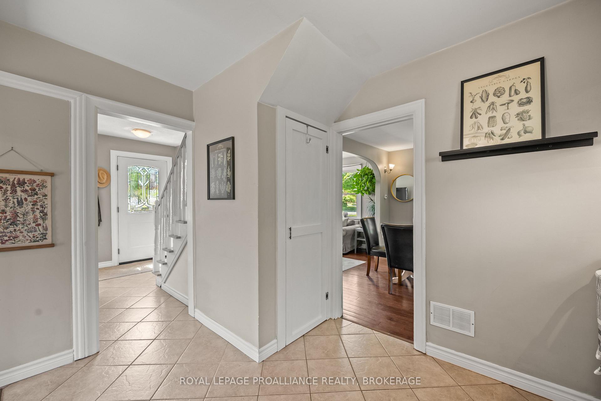 Photo 13 of 560 King Street W, Gananoque, Gananoque — HOMEH