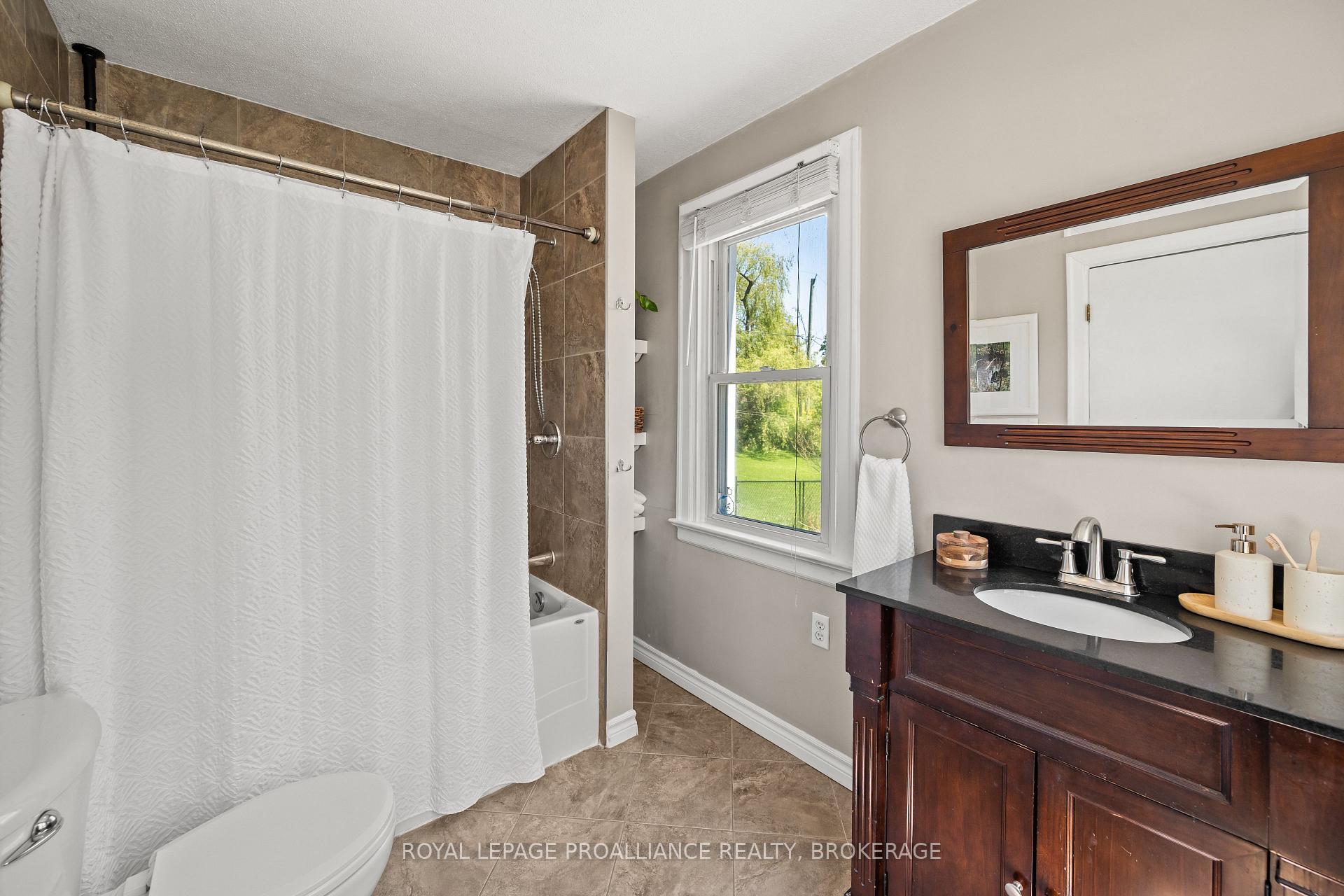 Photo 15 of 560 King Street W, Gananoque, Gananoque — HOMEH