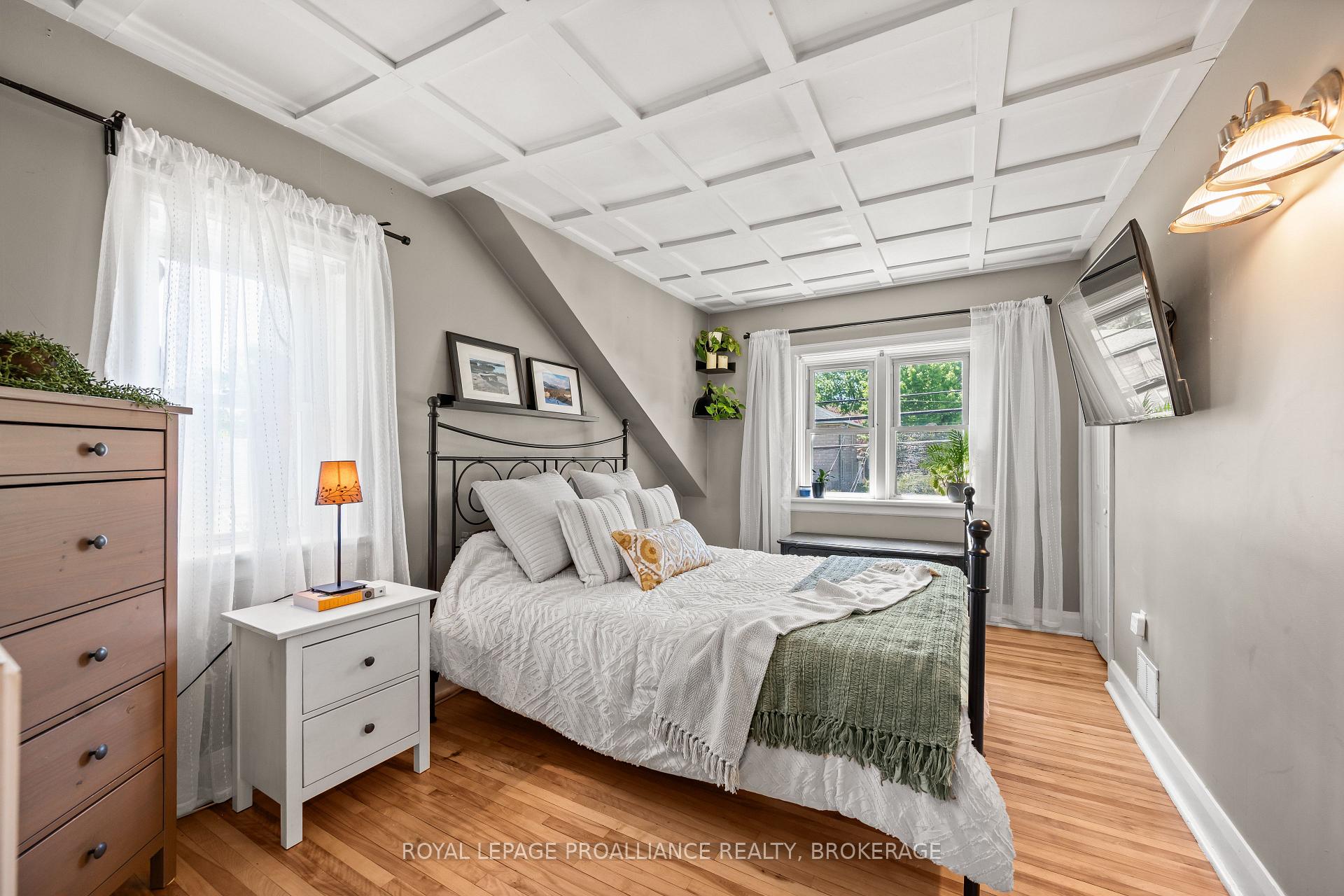Photo 17 of 560 King Street W, Gananoque, Gananoque — HOMEH