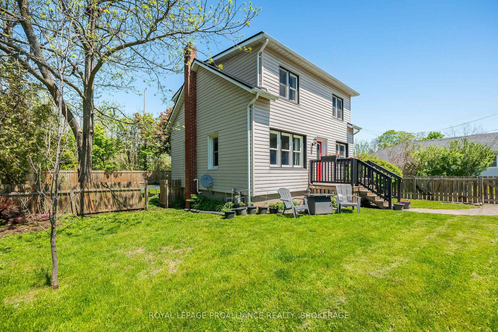 Photo 27 of 560 King Street W, Gananoque, Gananoque — HOMEH