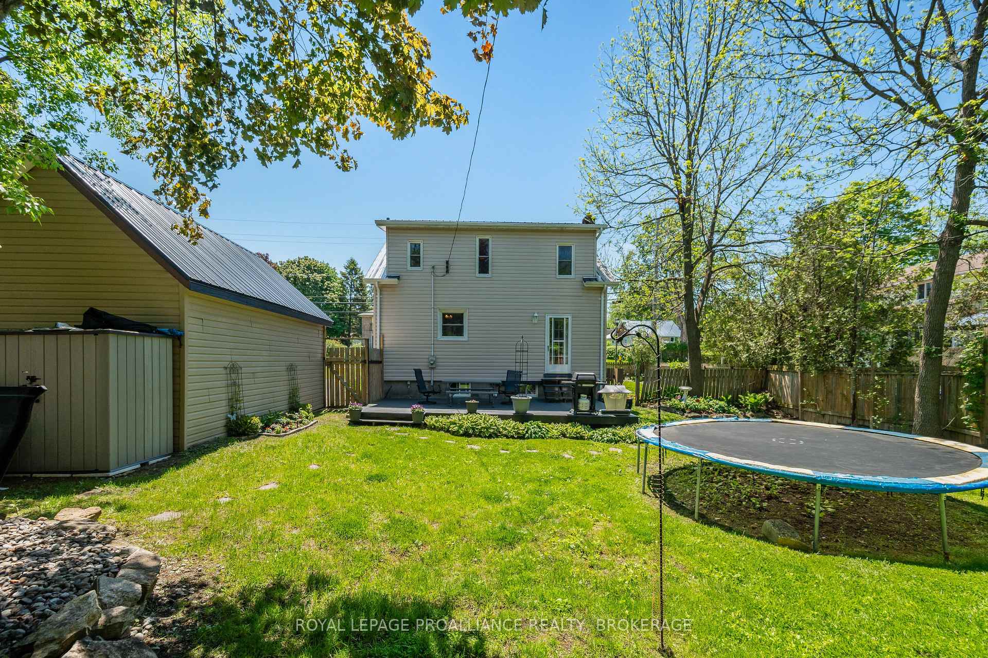 Photo 31 of 560 King Street W, Gananoque, Gananoque — HOMEH