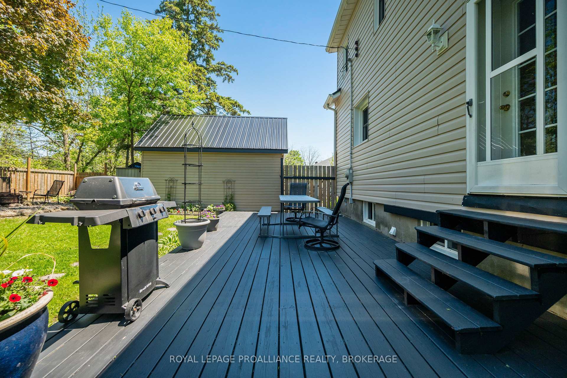 Photo 32 of 560 King Street W, Gananoque, Gananoque — HOMEH