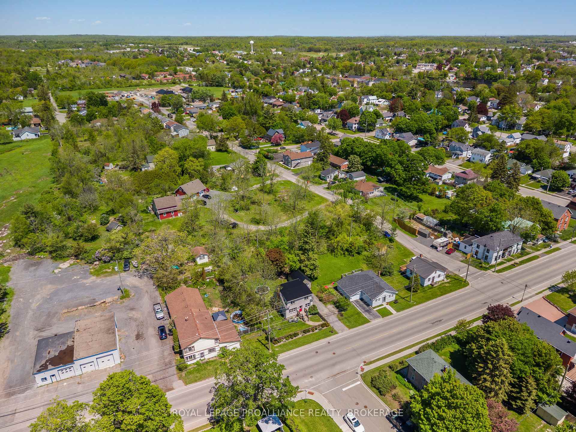 Photo 39 of 560 King Street W, Gananoque, Gananoque — HOMEH