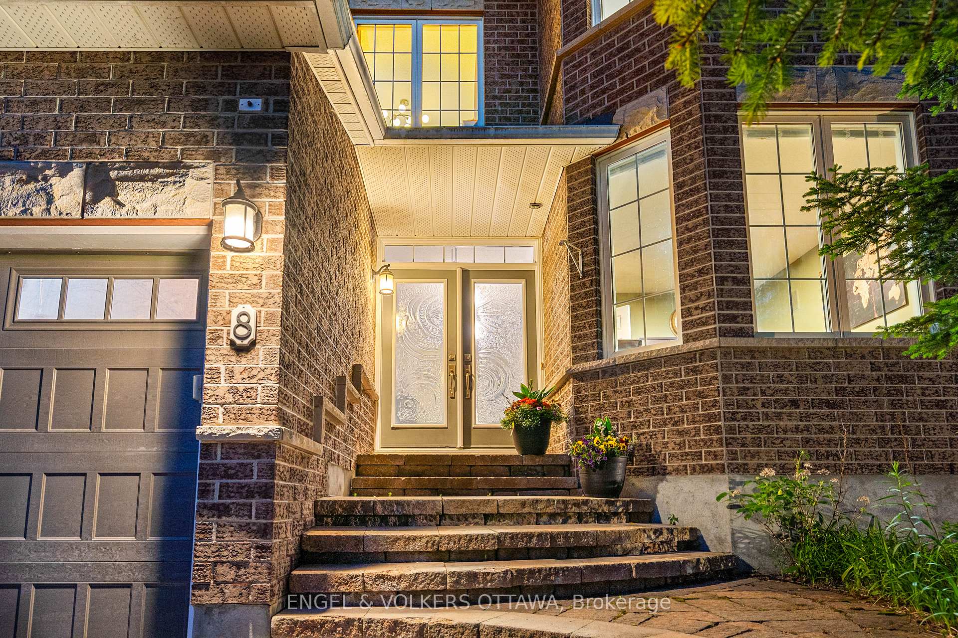 Photo 3 of 8 Glenrill Place, Ottawa, Kanata - Emerald Meadows/Trailwest — HOMEH