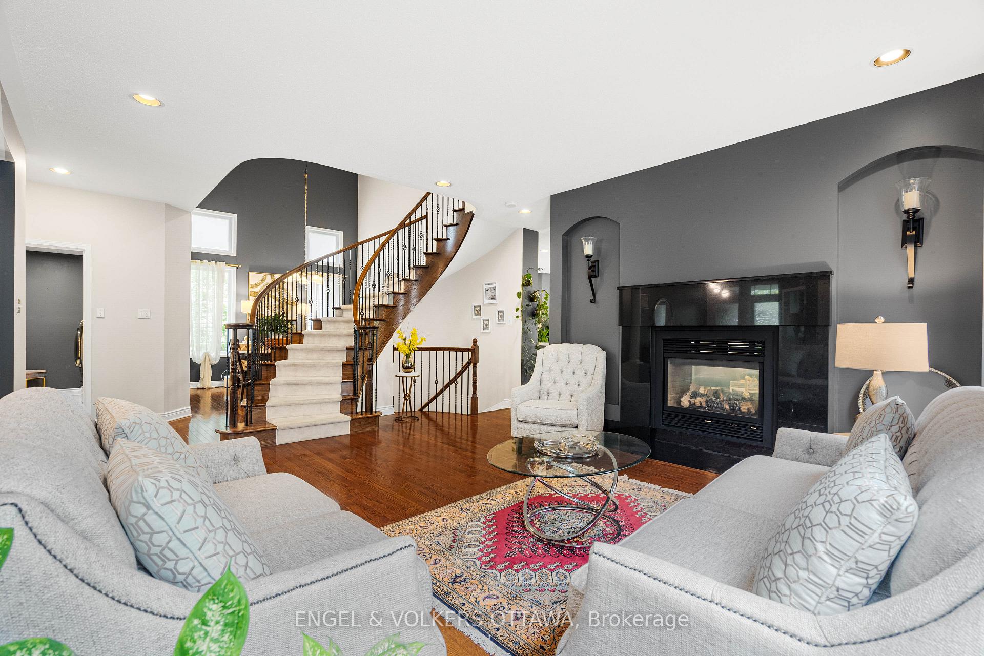 Photo 9 of 8 Glenrill Place, Ottawa, Kanata - Emerald Meadows/Trailwest — HOMEH
