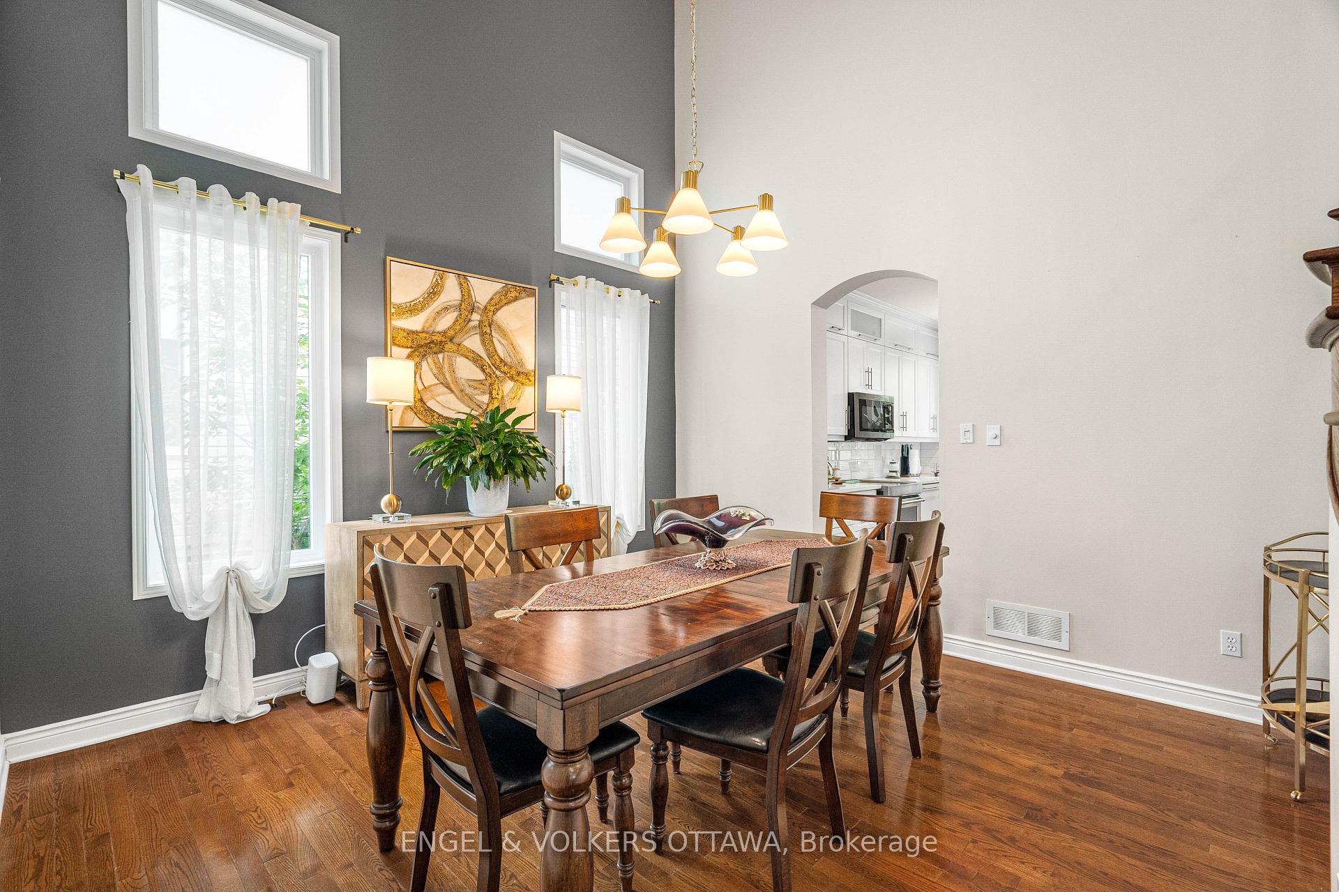 Photo 10 of 8 Glenrill Place, Ottawa, Kanata - Emerald Meadows/Trailwest — HOMEH