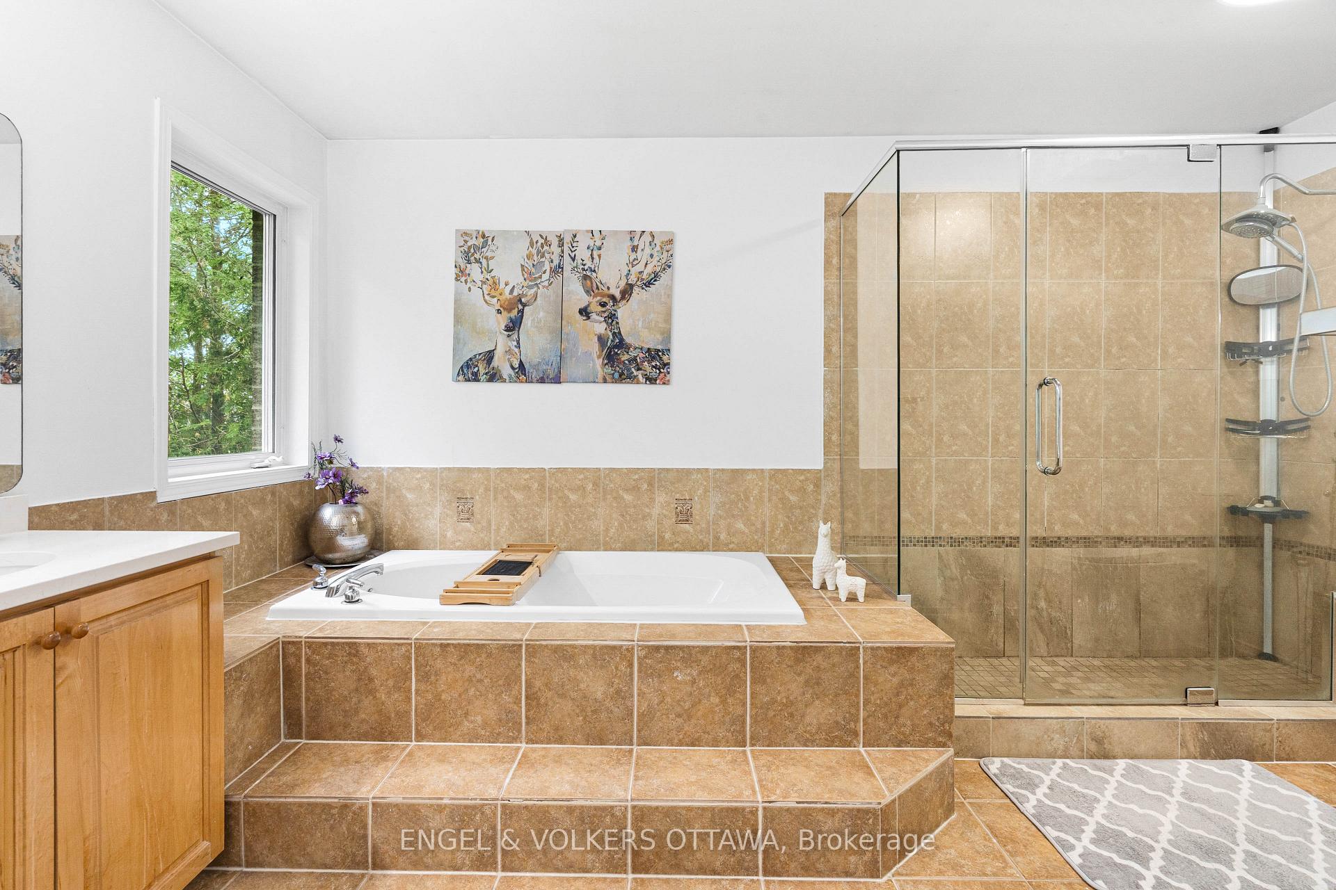 Photo 30 of 8 Glenrill Place, Ottawa, Kanata - Emerald Meadows/Trailwest — HOMEH