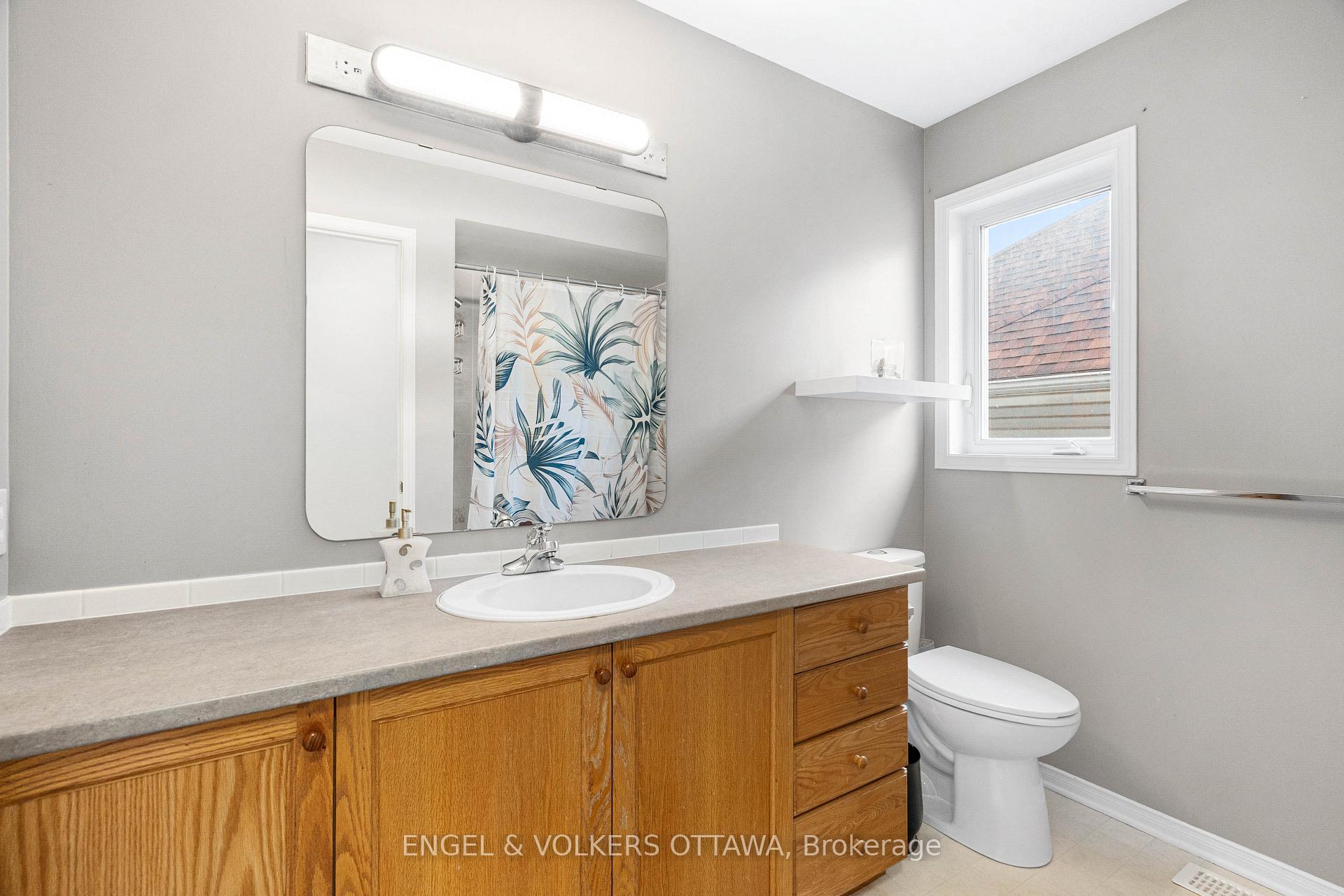Photo 33 of 8 Glenrill Place, Ottawa, Kanata - Emerald Meadows/Trailwest — HOMEH