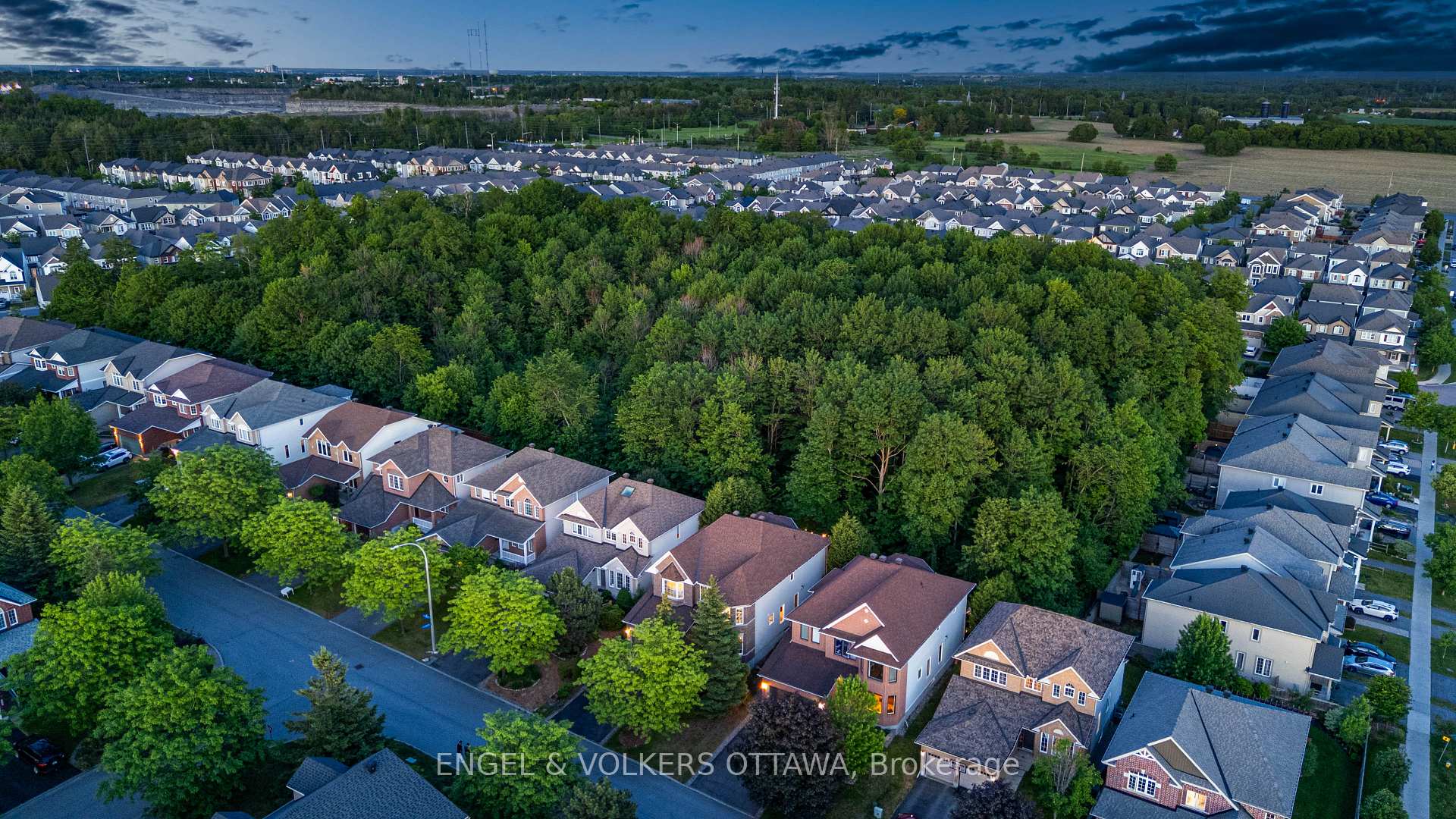 Photo 49 of 8 Glenrill Place, Ottawa, Kanata - Emerald Meadows/Trailwest — HOMEH