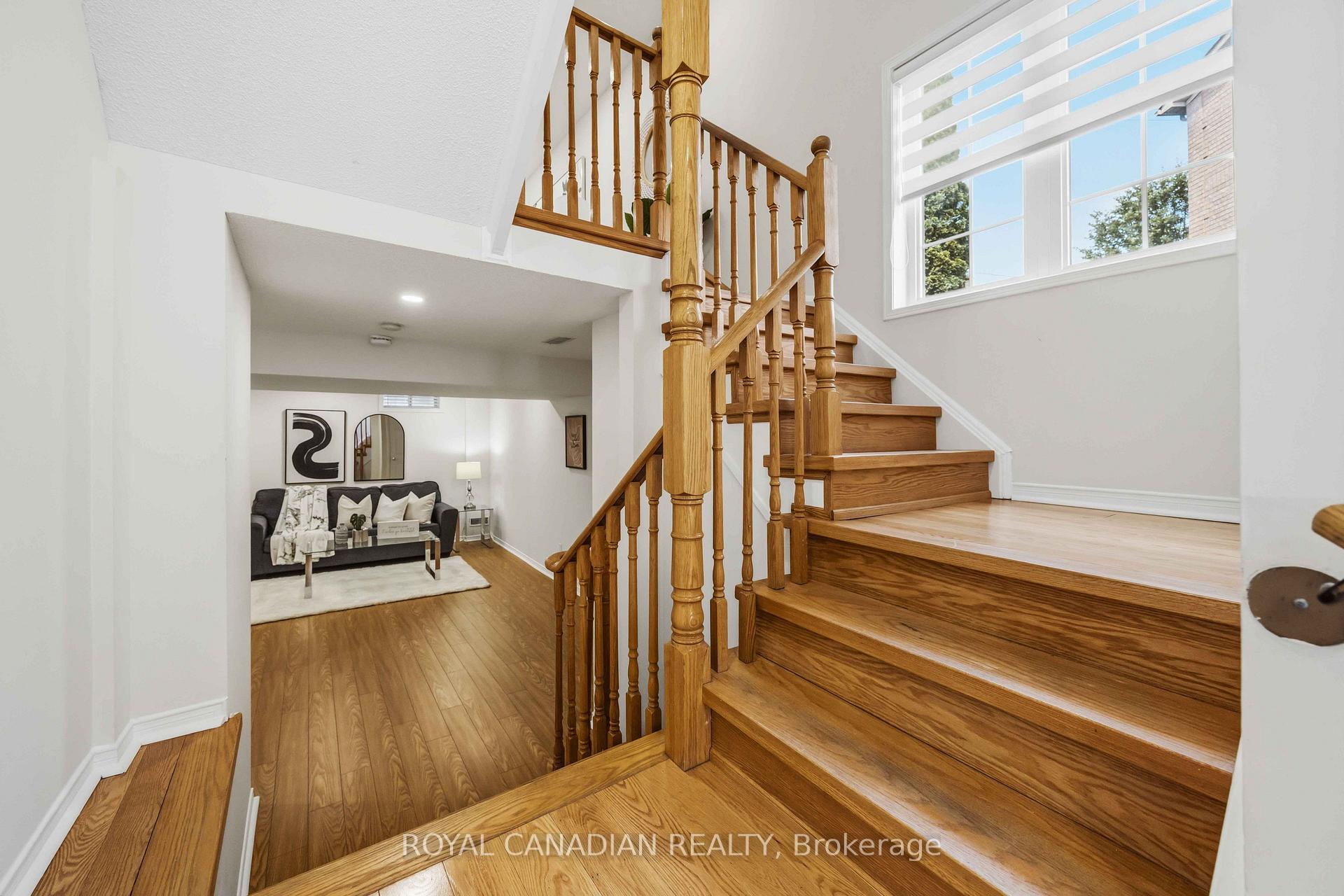 Photo 8 of 137 Stokely Crescent, Whitby, Downtown Whitby — HOMEH