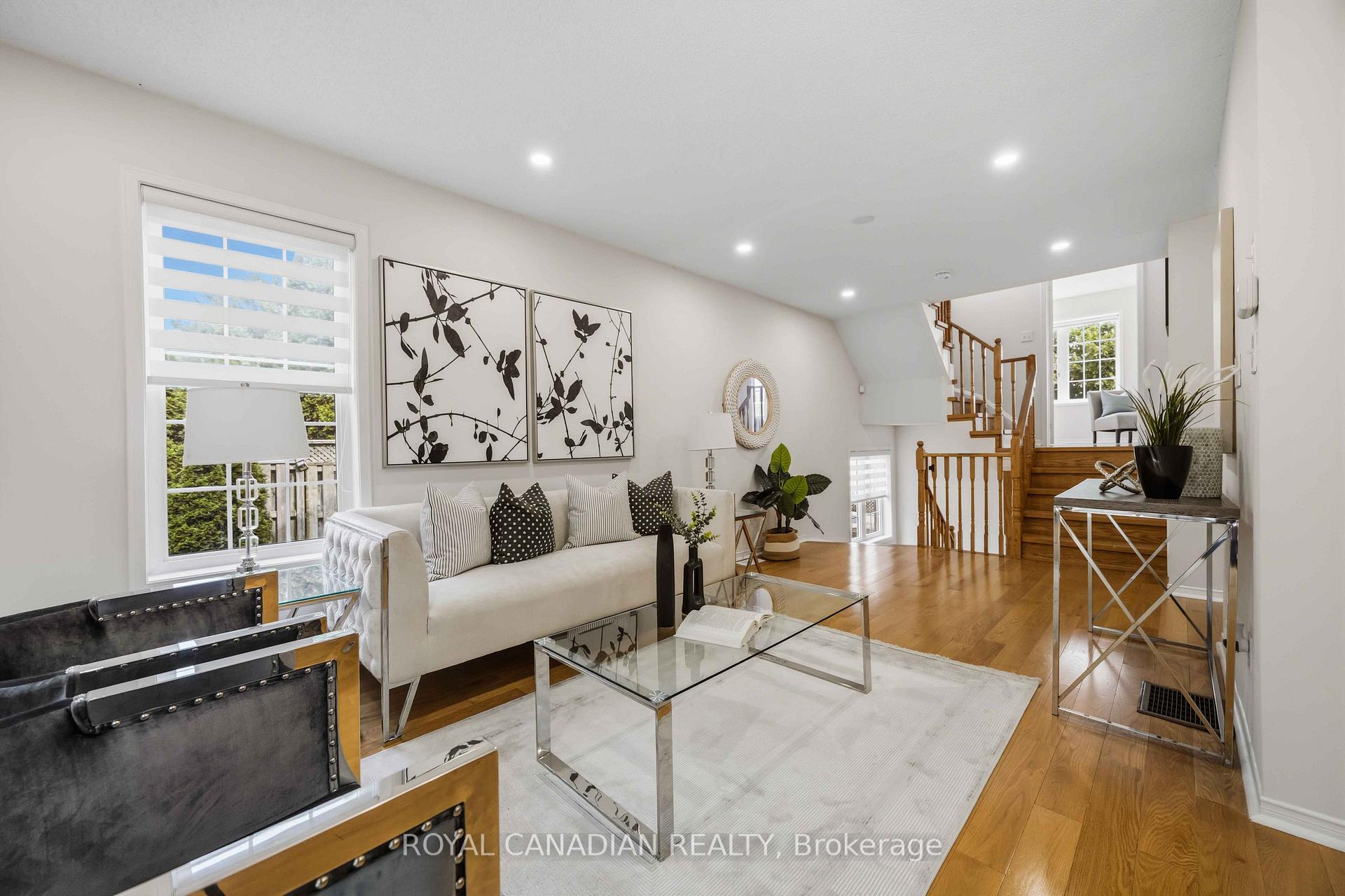 Photo 13 of 137 Stokely Crescent, Whitby, Downtown Whitby — HOMEH