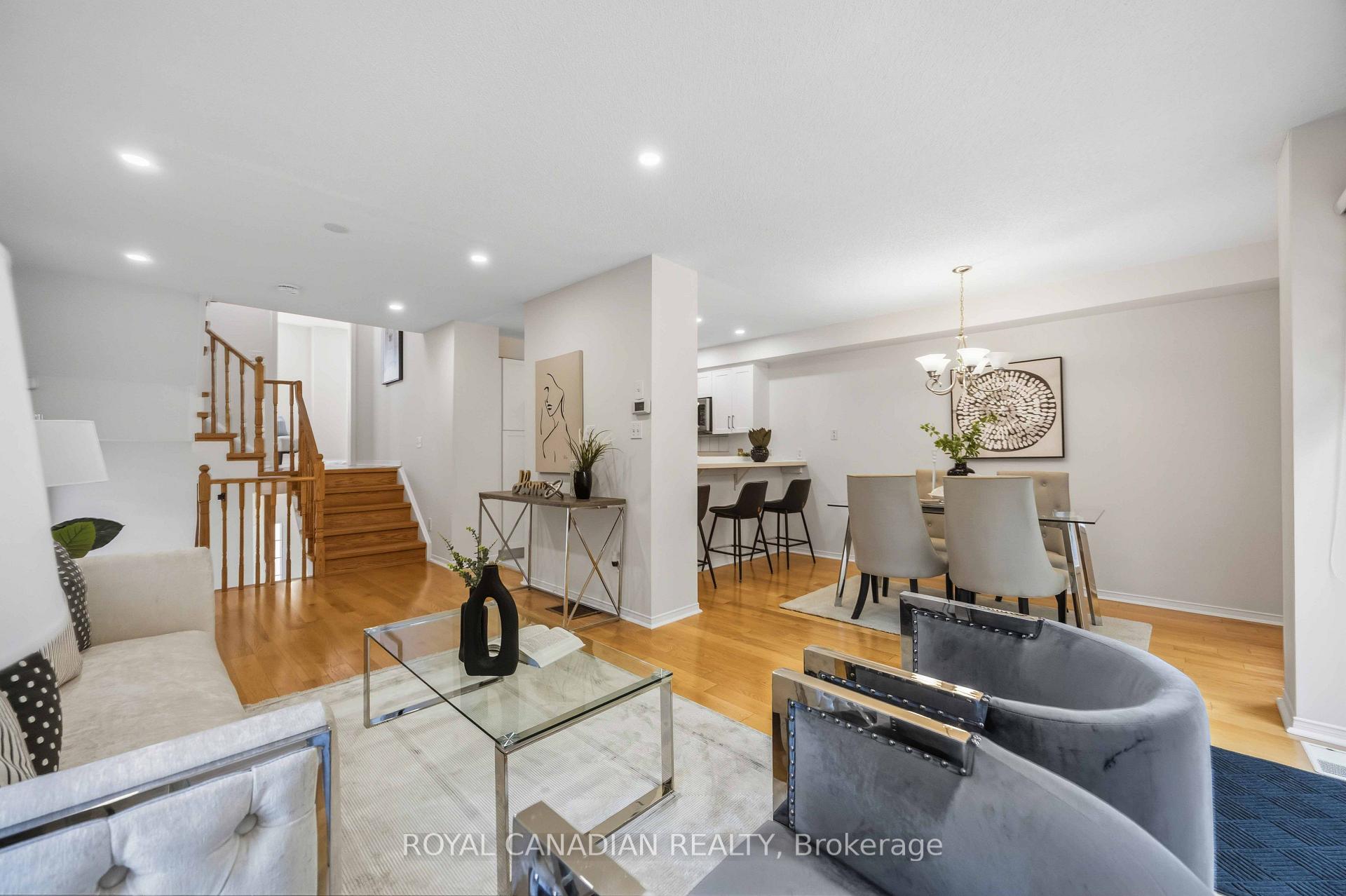 Photo 14 of 137 Stokely Crescent, Whitby, Downtown Whitby — HOMEH