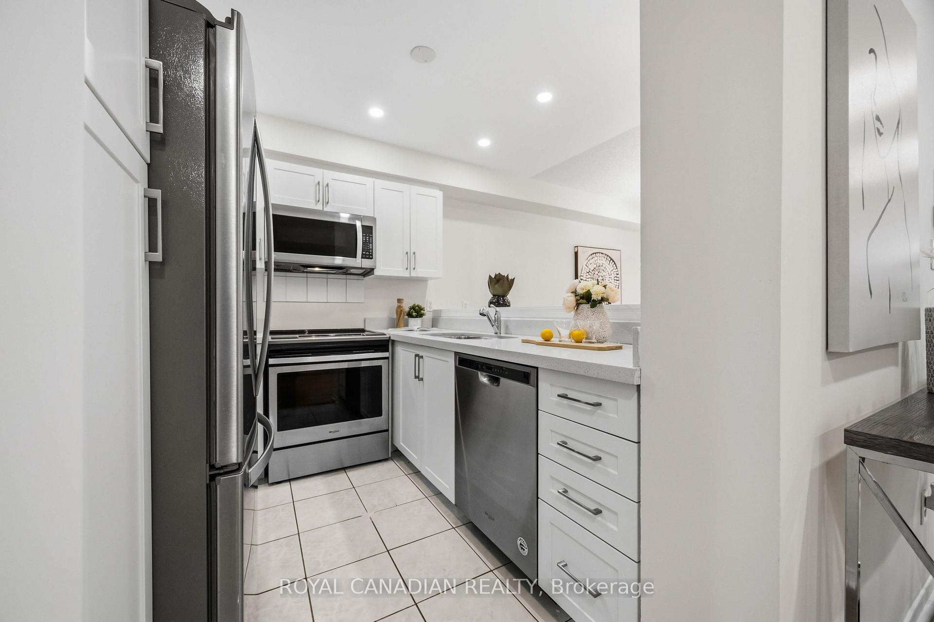 Photo 24 of 137 Stokely Crescent, Whitby, Downtown Whitby — HOMEH