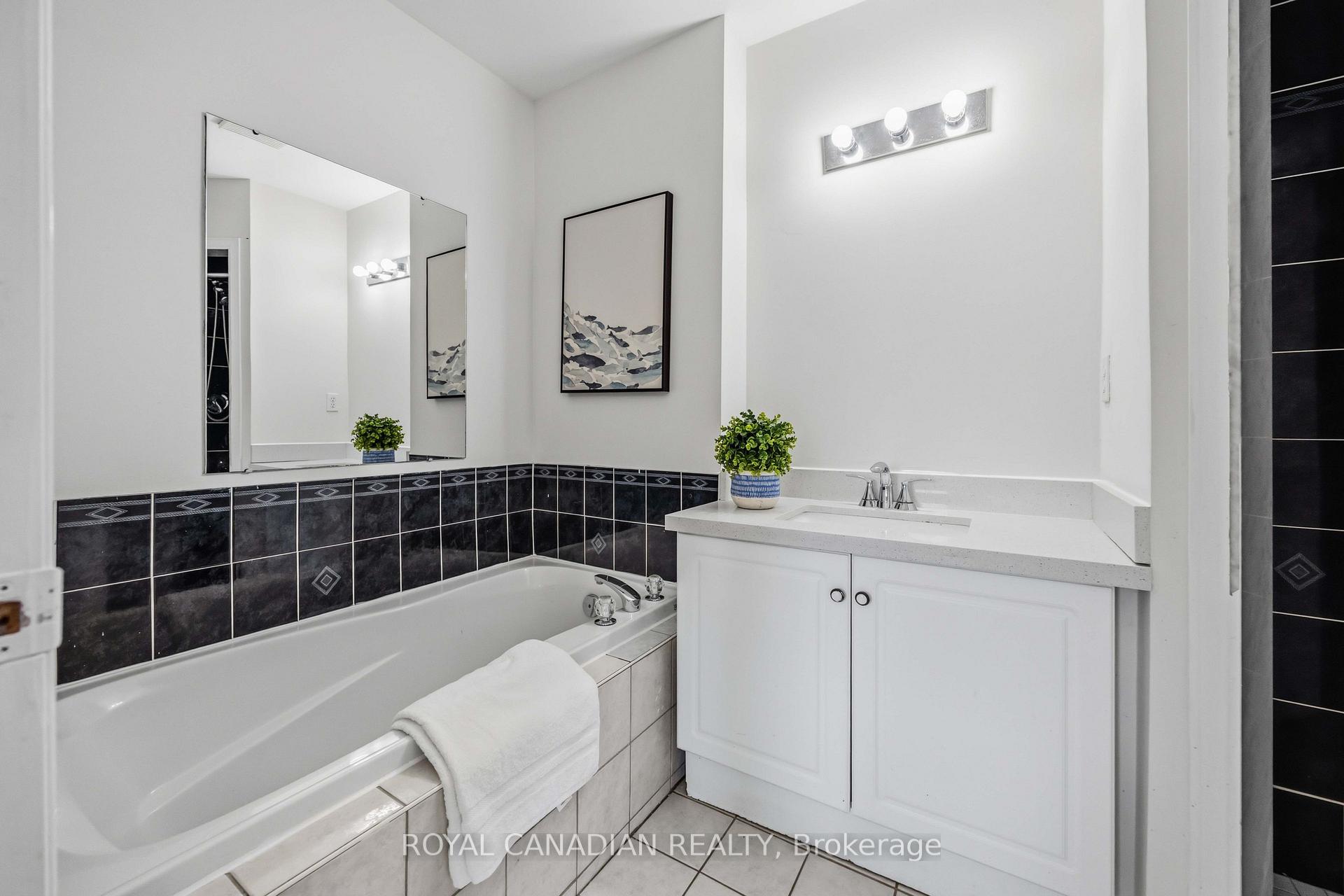 Photo 30 of 137 Stokely Crescent, Whitby, Downtown Whitby — HOMEH