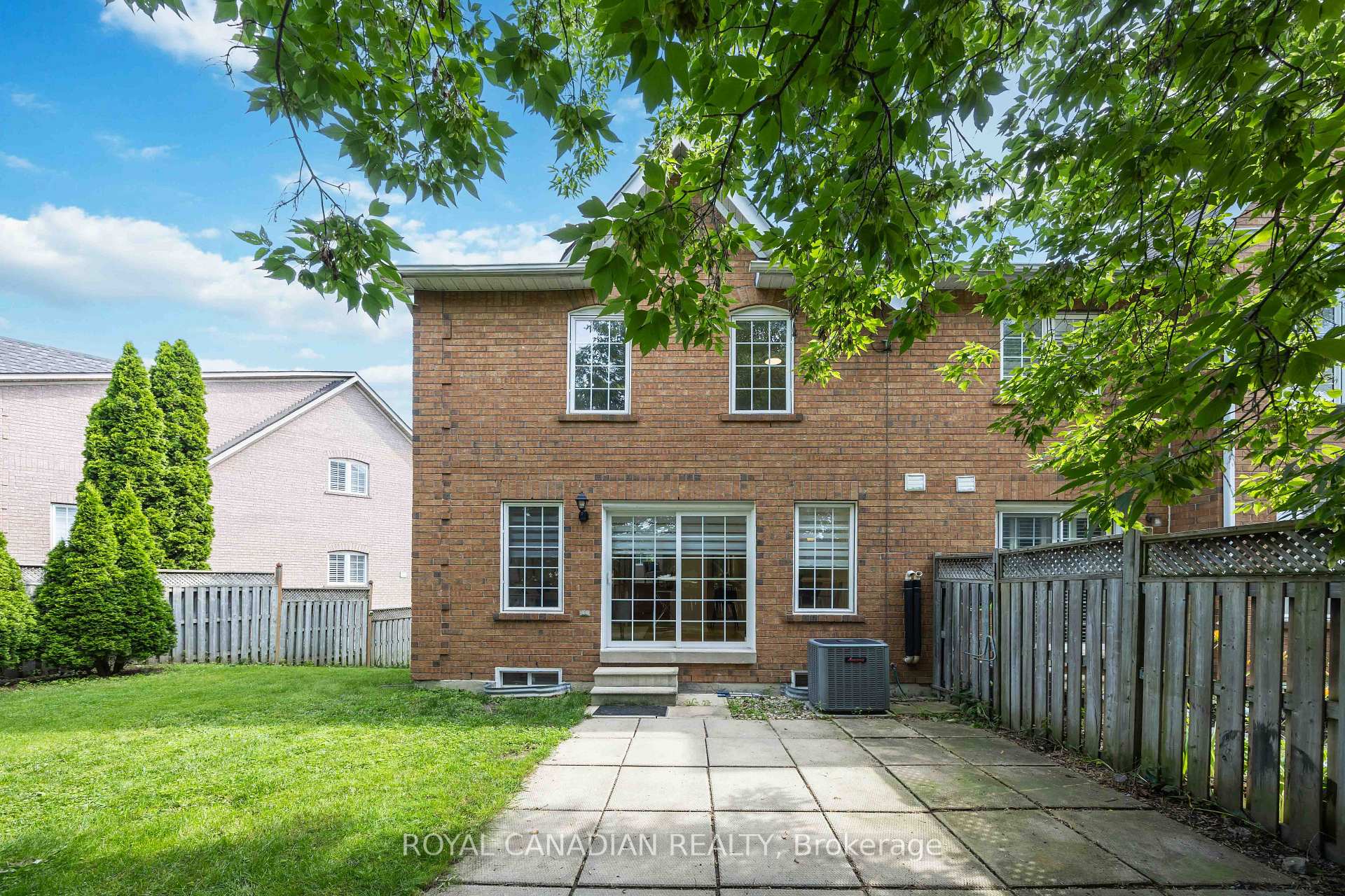 Photo 45 of 137 Stokely Crescent, Whitby, Downtown Whitby — HOMEH