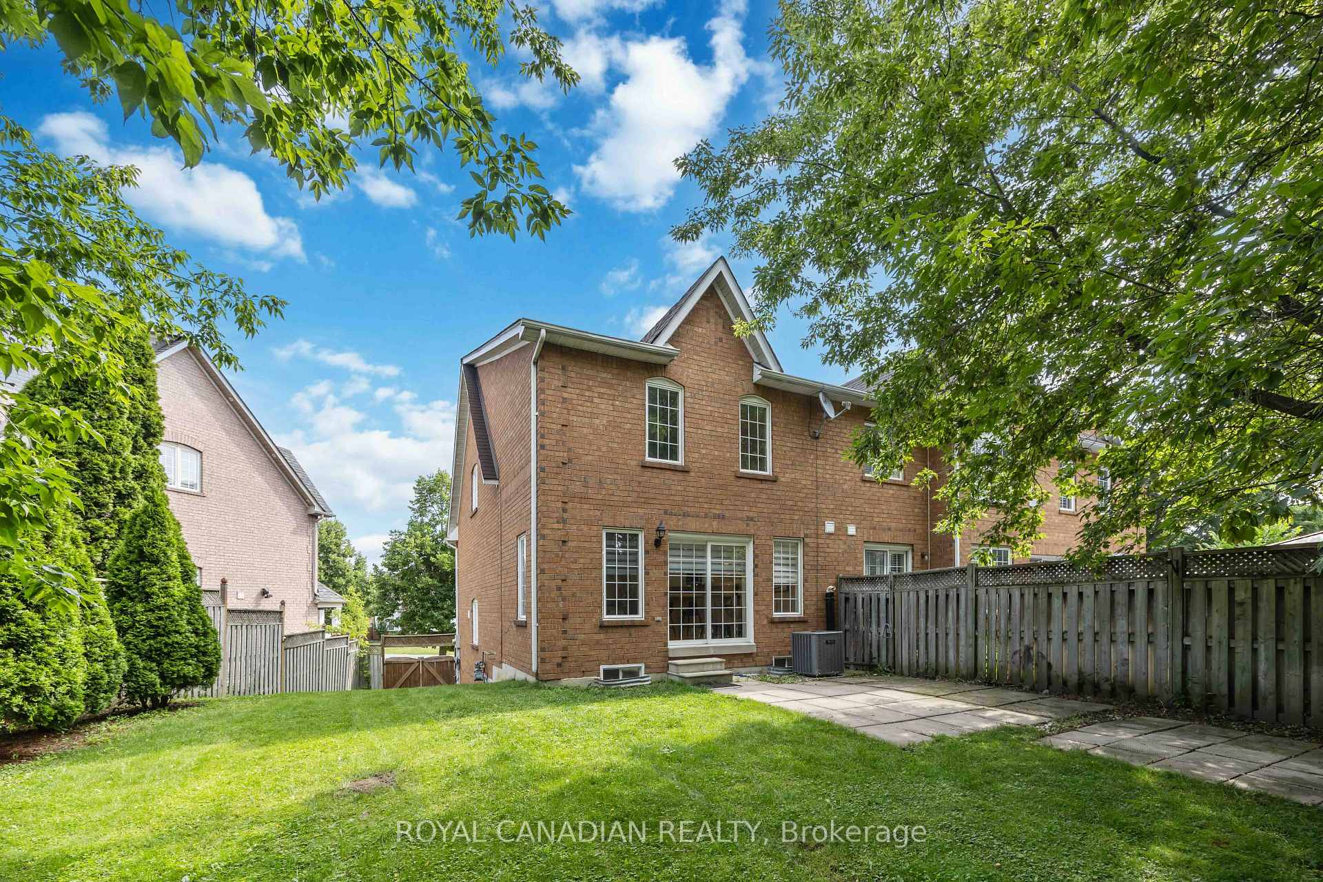 Photo 46 of 137 Stokely Crescent, Whitby, Downtown Whitby — HOMEH