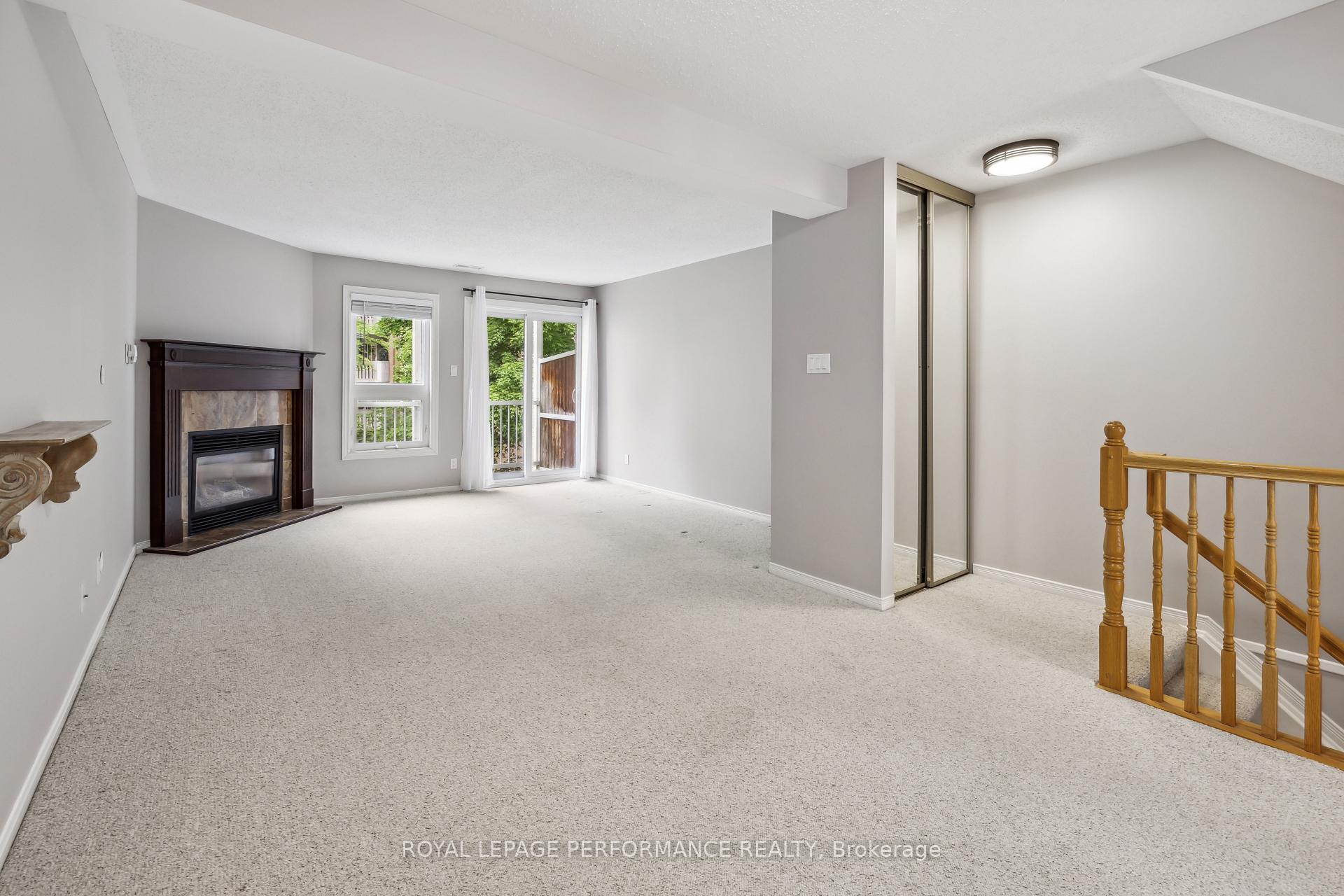 Photo 4 of 1668 Locksley Lane, Ottawa, Beaconwood — HOMEH
