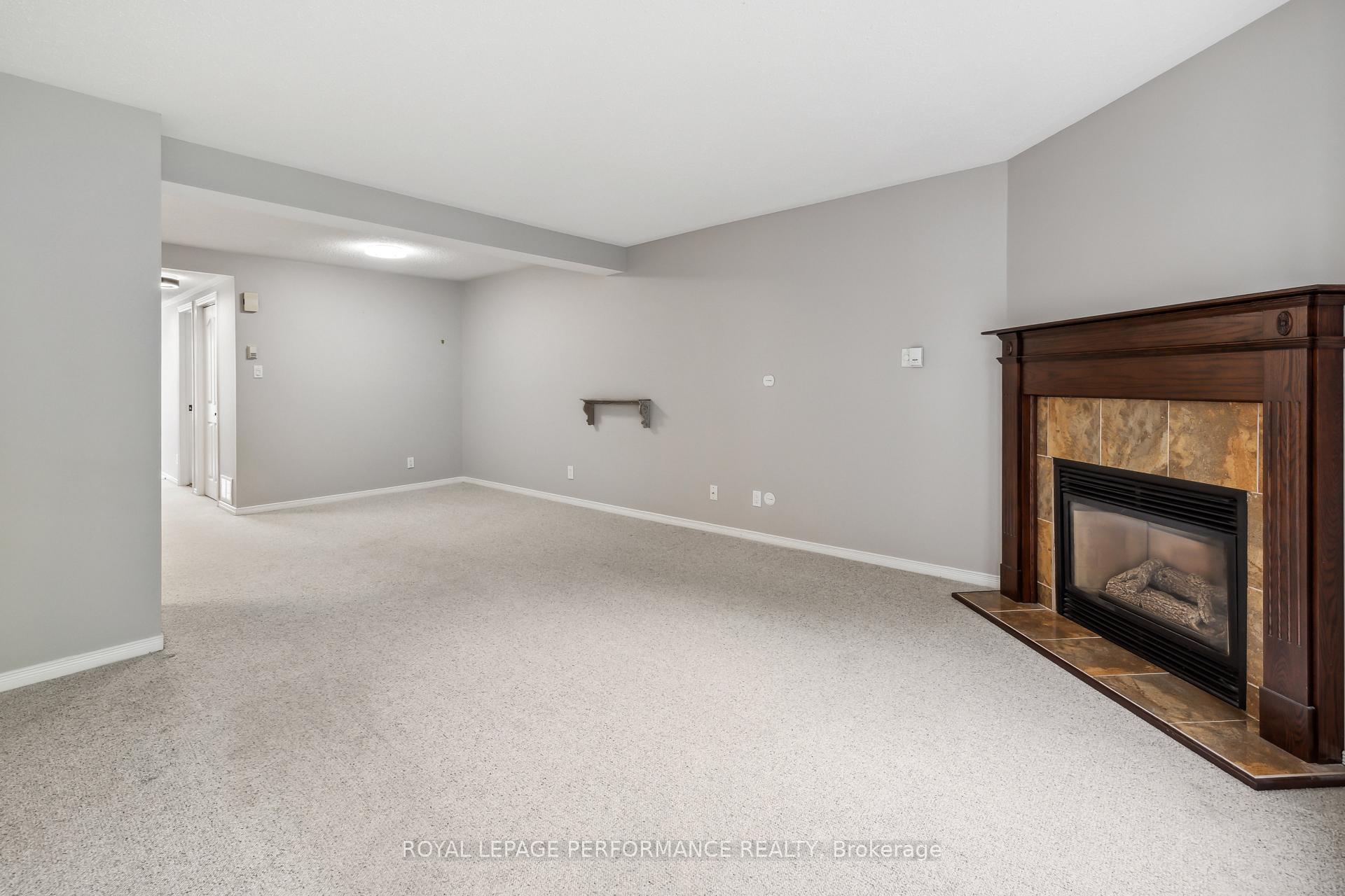 Photo 5 of 1668 Locksley Lane, Ottawa, Beaconwood — HOMEH