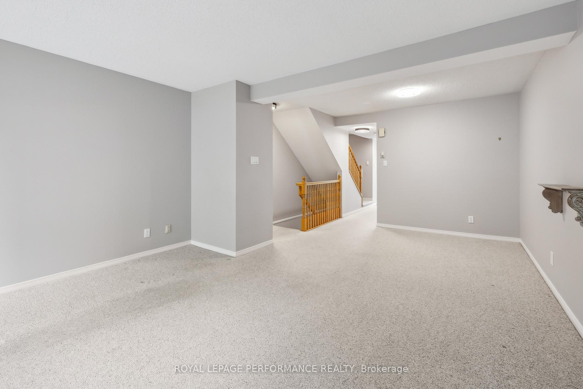 Photo 7 of 1668 Locksley Lane, Ottawa, Beaconwood — HOMEH