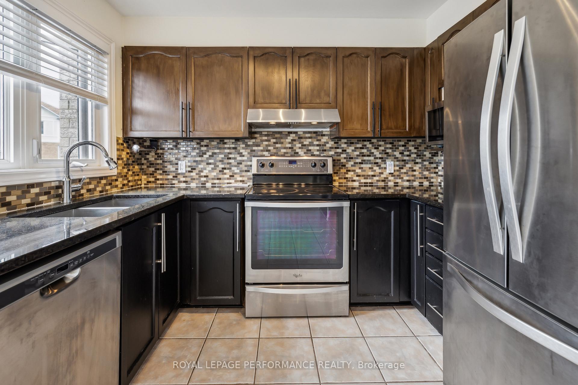 Photo 12 of 1668 Locksley Lane, Ottawa, Beaconwood — HOMEH