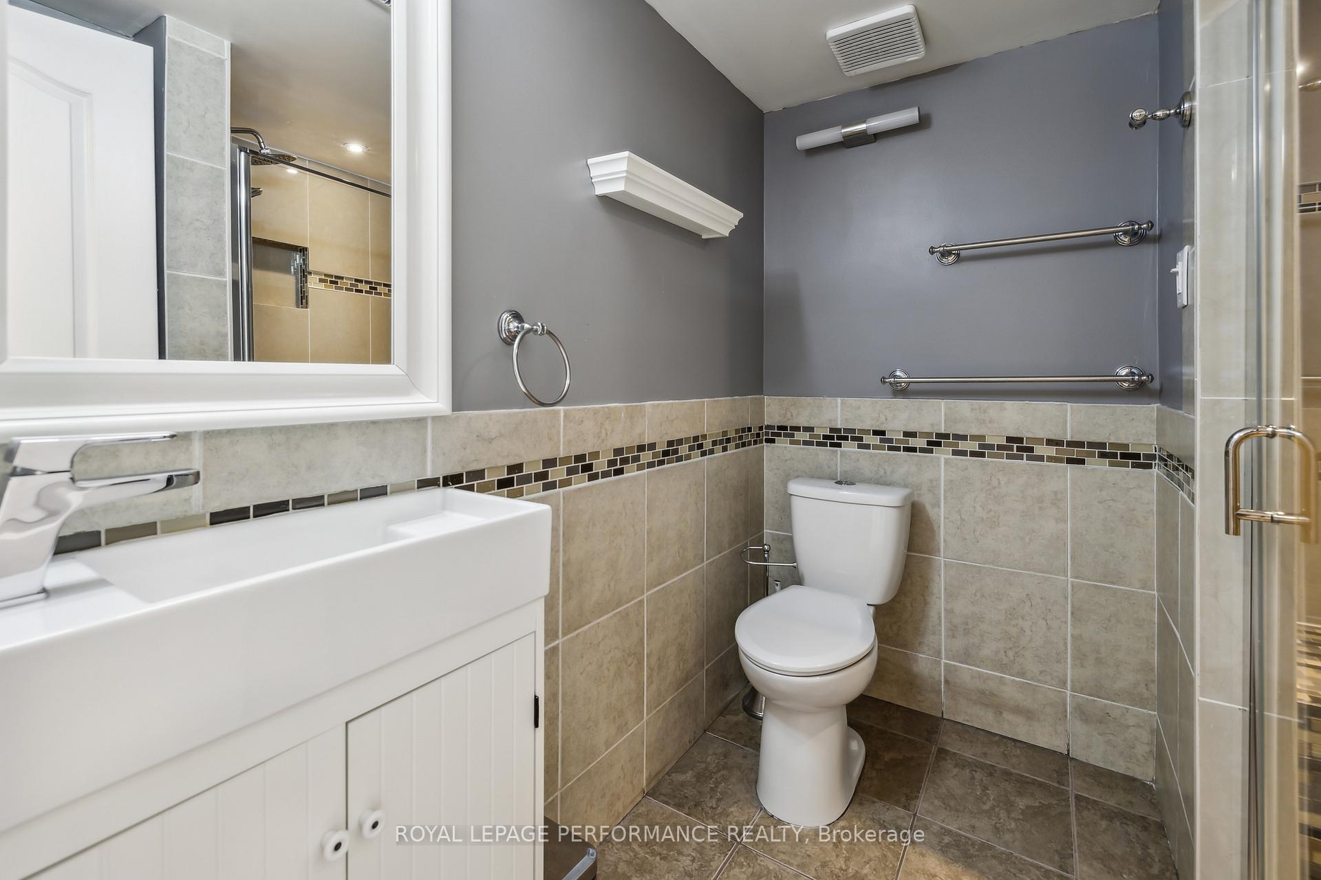 Photo 14 of 1668 Locksley Lane, Ottawa, Beaconwood — HOMEH