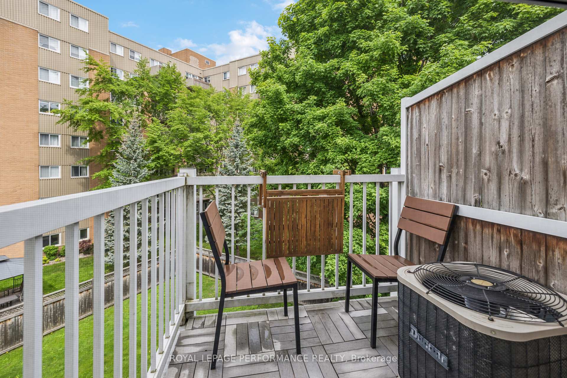 Photo 22 of 1668 Locksley Lane, Ottawa, Beaconwood — HOMEH