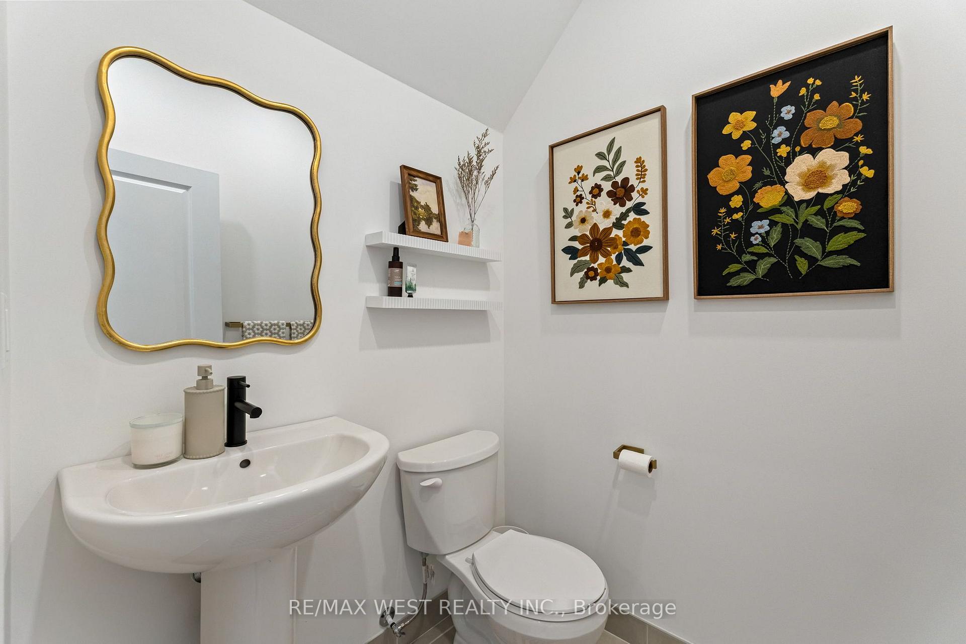 Photo 8 of 134 Covington Crescent, Whitchurch-Stouffville, Stouffville — HOMEH