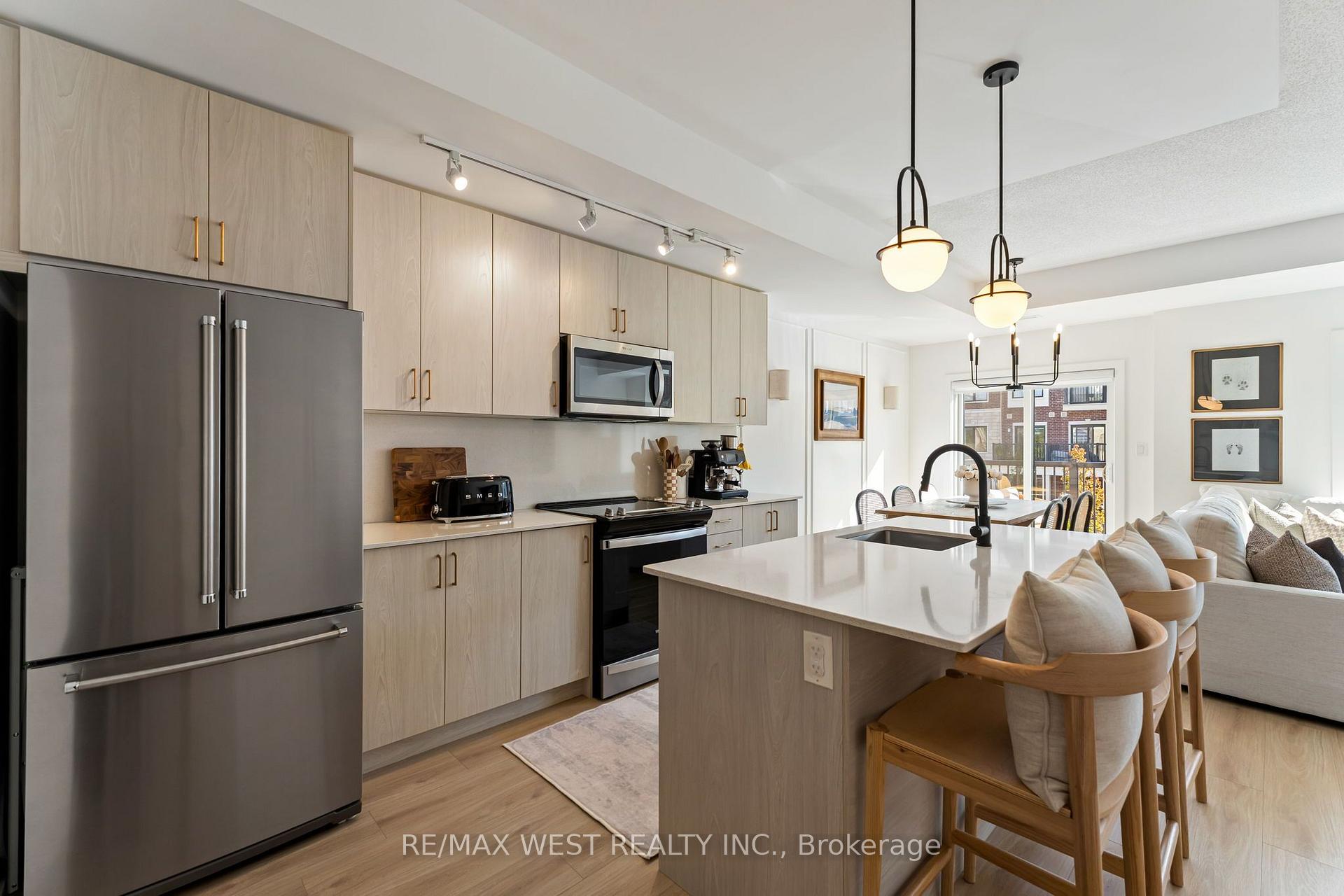 Photo 9 of 134 Covington Crescent, Whitchurch-Stouffville, Stouffville — HOMEH