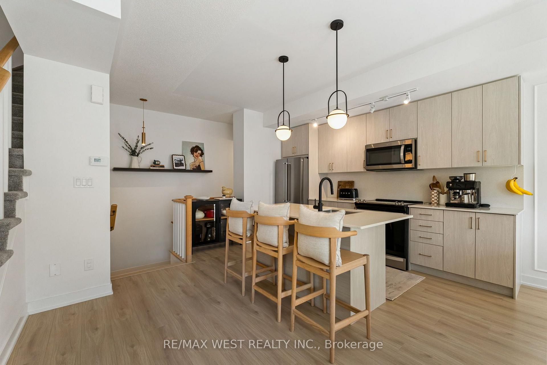 Photo 17 of 134 Covington Crescent, Whitchurch-Stouffville, Stouffville — HOMEH
