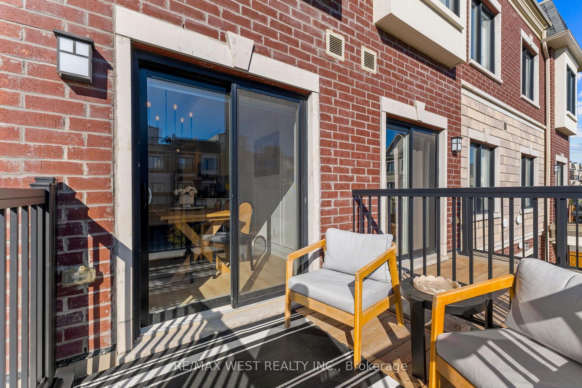 Photo 19 of 134 Covington Crescent, Whitchurch-Stouffville, Stouffville — HOMEH