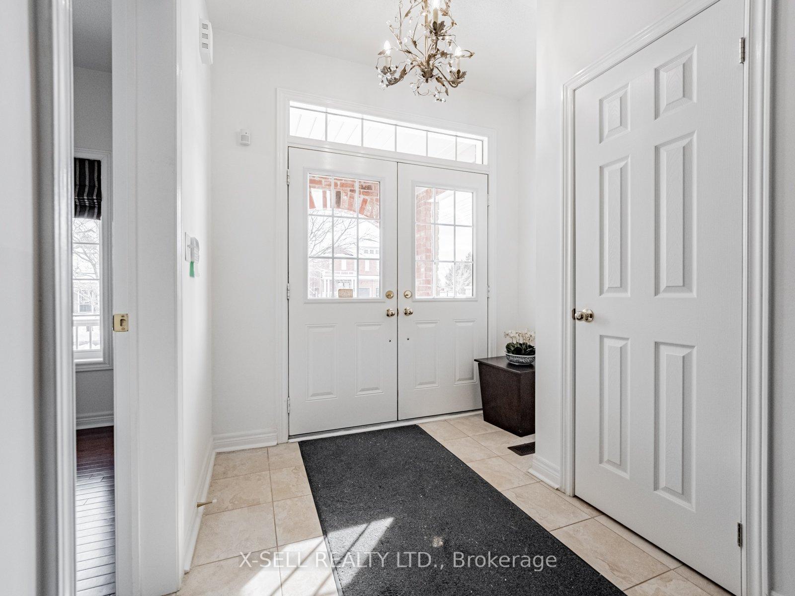Photo 3 of 34 Dockside Court, Brampton, Sandringham-Wellington — HOMEH