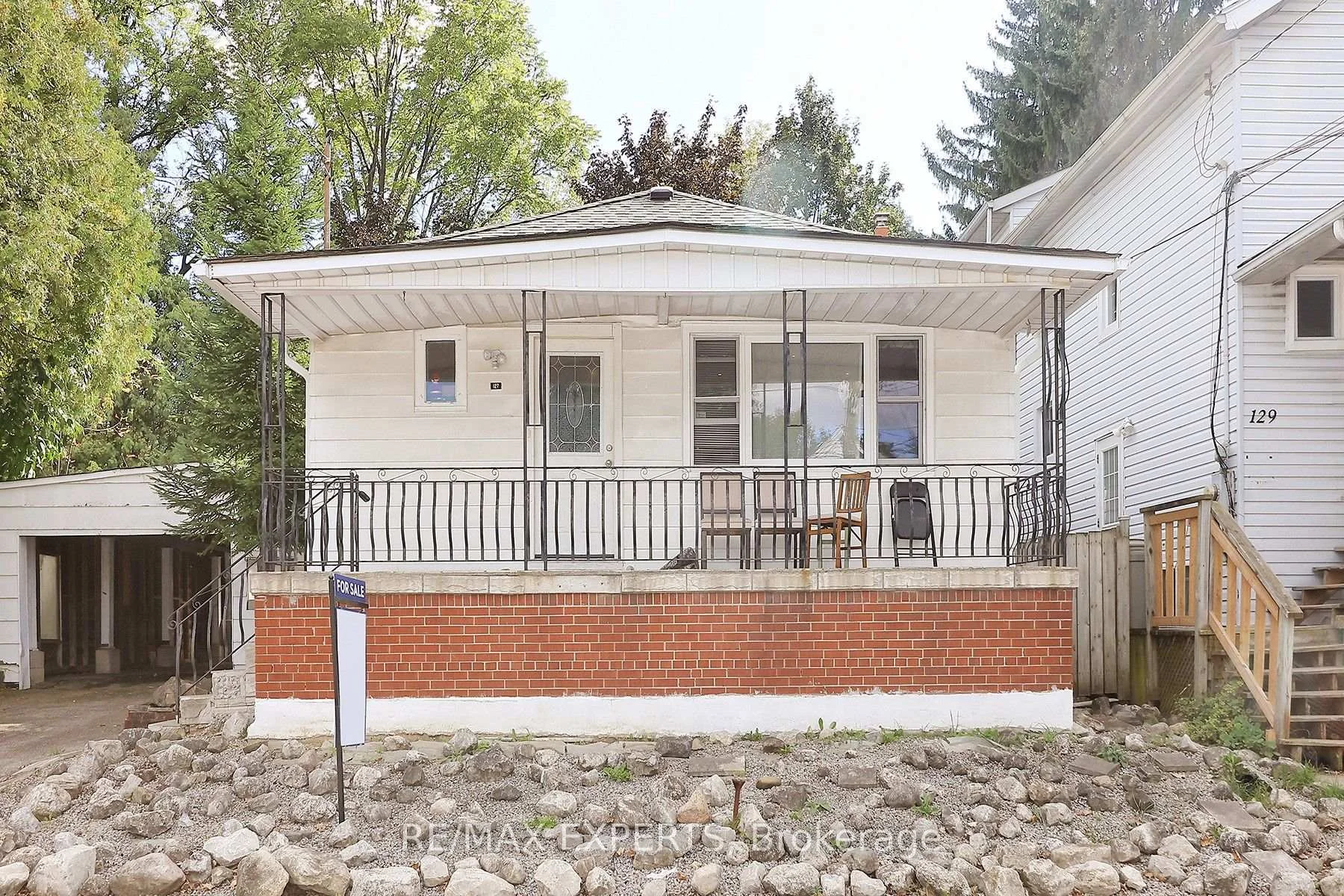 Photo of 127 Whitney Avenue