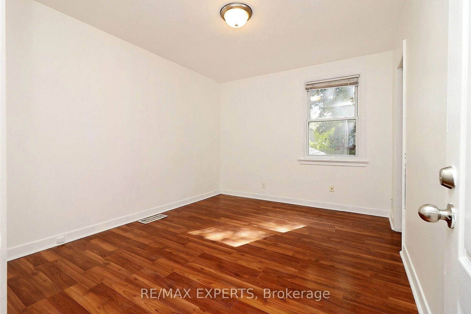 Photo 13 of 127 Whitney Avenue, Hamilton, Ainslie Wood — HOMEH