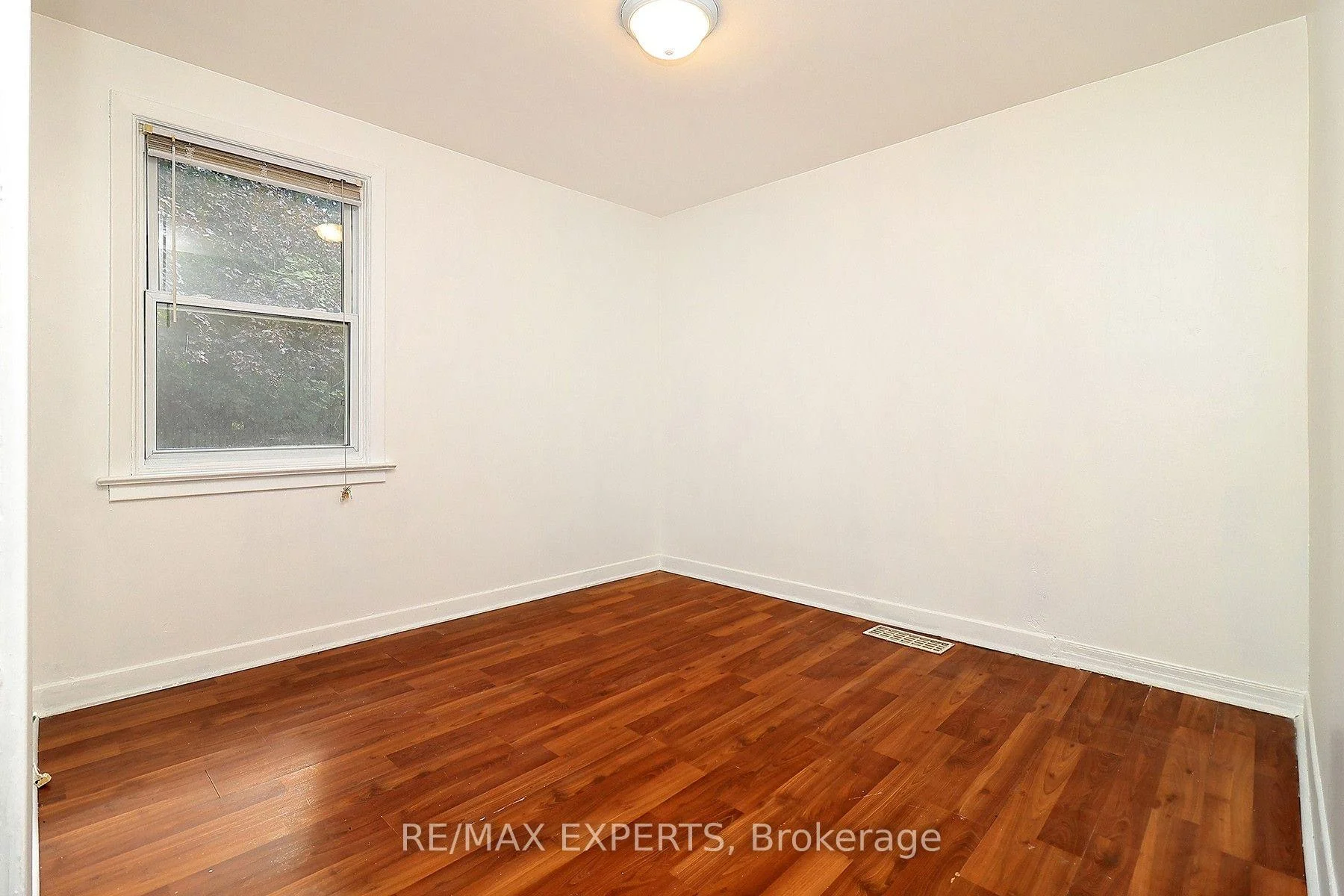 Photo 15 of 127 Whitney Avenue, Hamilton, Ainslie Wood — HOMEH