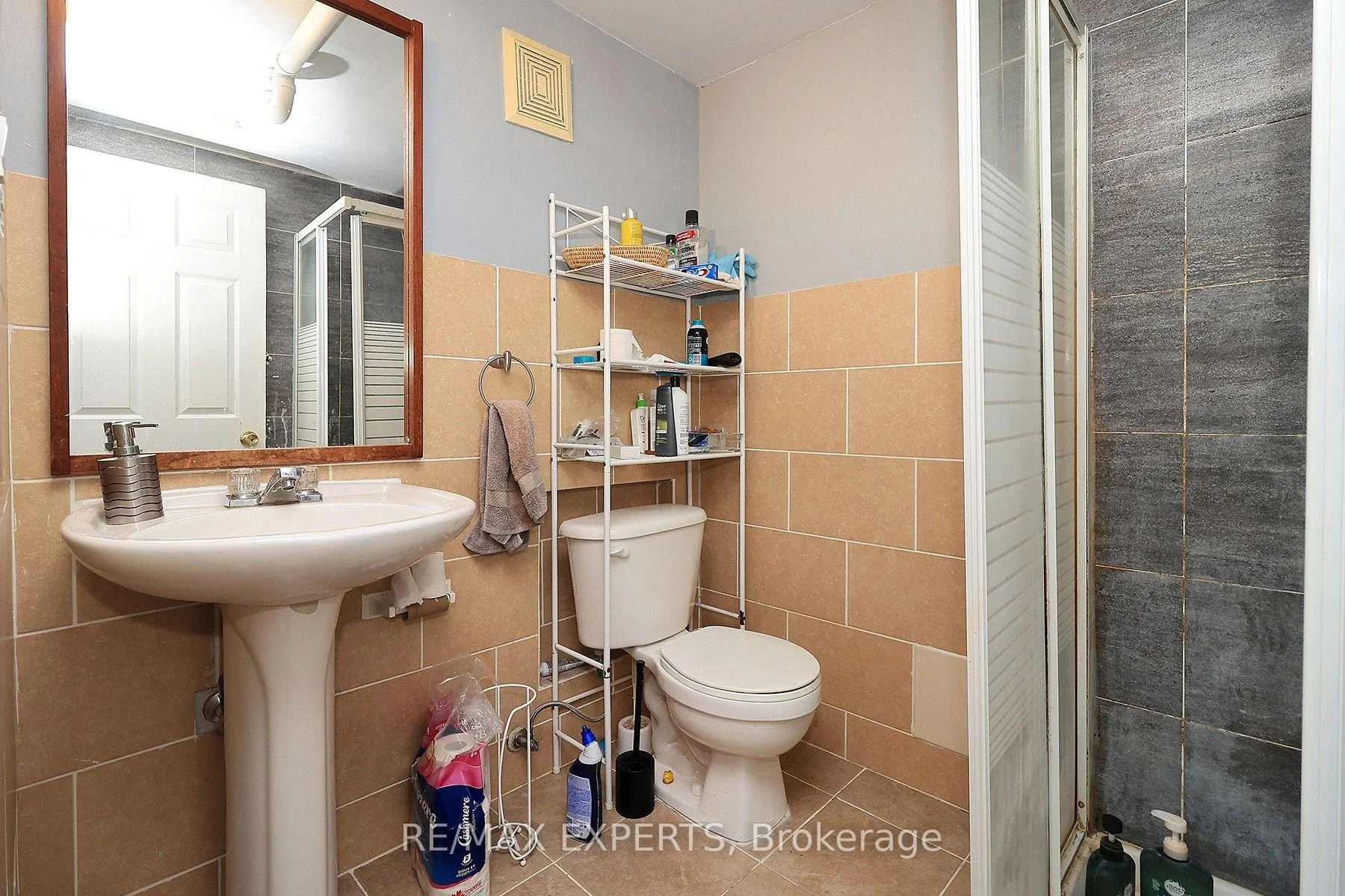 Photo 18 of 127 Whitney Avenue, Hamilton, Ainslie Wood — HOMEH
