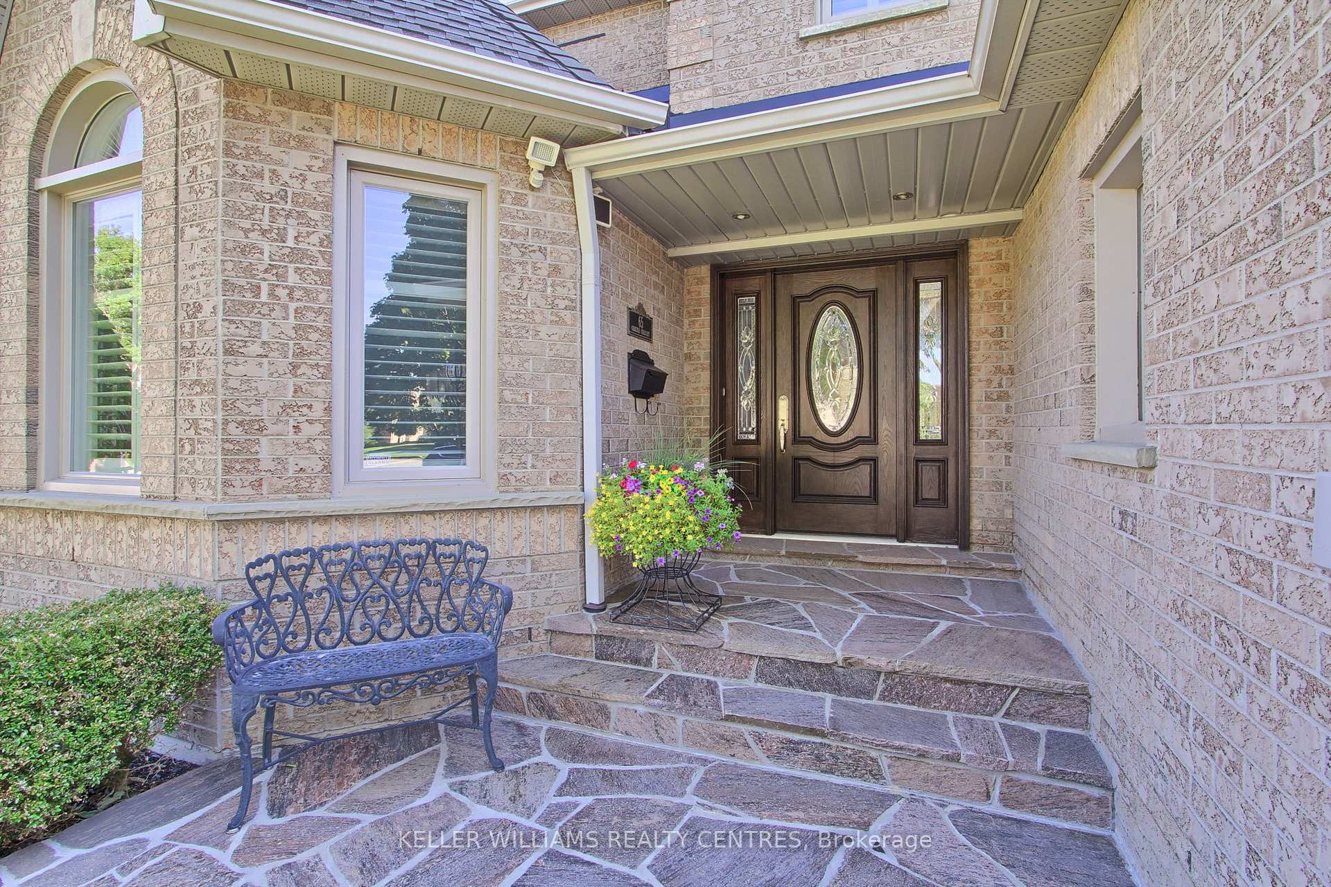 Photo 6 of 65 Carlyle Crescent, Aurora, Aurora Highlands — HOMEH
