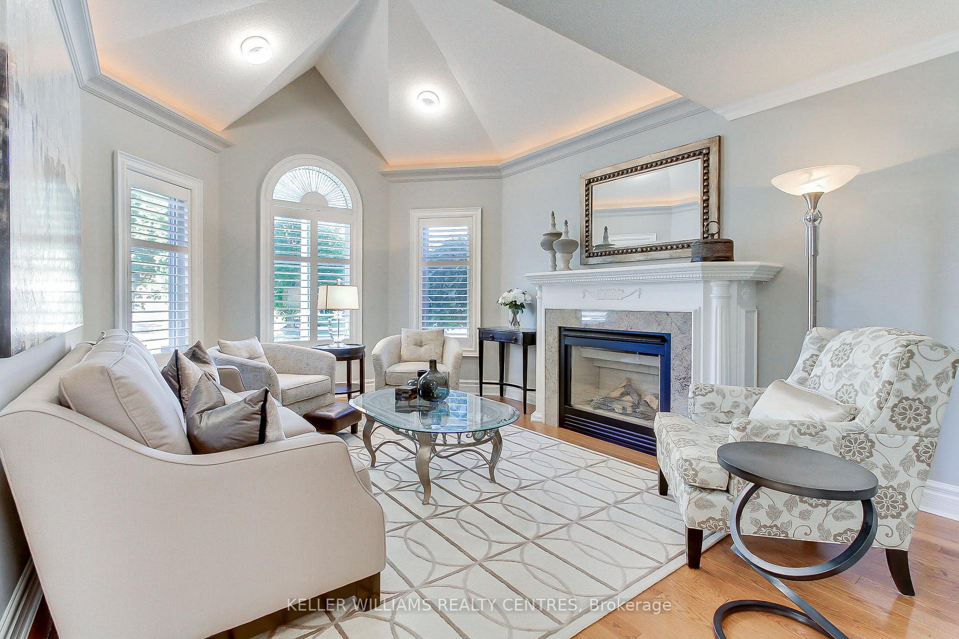Photo 8 of 65 Carlyle Crescent, Aurora, Aurora Highlands — HOMEH