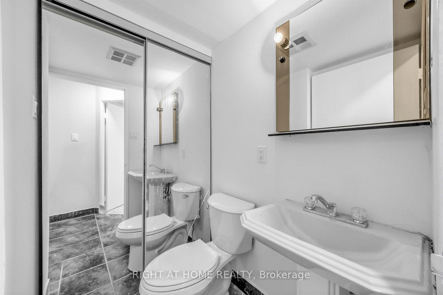 Photo 13 of Unit 1711, 41 Markbrook Lane, Etobicoke, Mount Olive-Silverstone-Jamestown — HOMEH