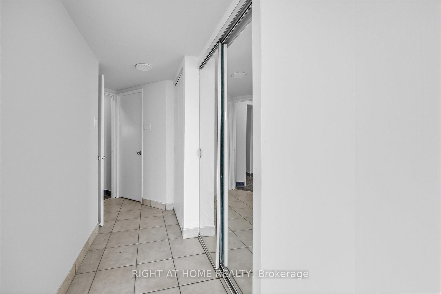 Photo 16 of Unit 1711, 41 Markbrook Lane, Etobicoke, Mount Olive-Silverstone-Jamestown — HOMEH