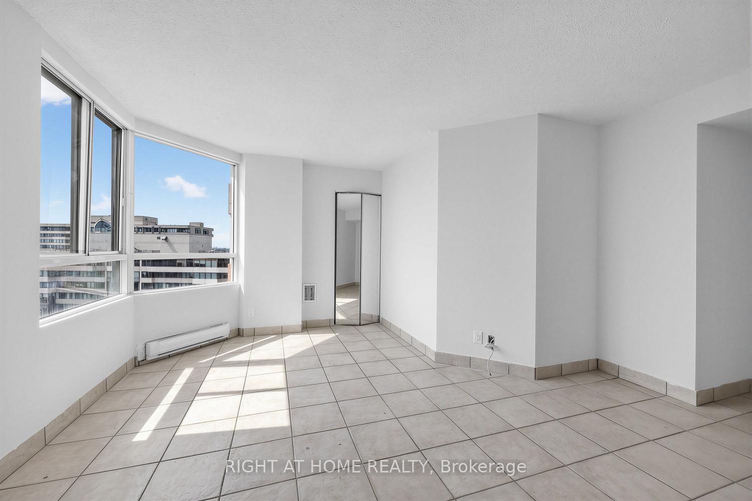 Photo 19 of Unit 1711, 41 Markbrook Lane, Etobicoke, Mount Olive-Silverstone-Jamestown — HOMEH