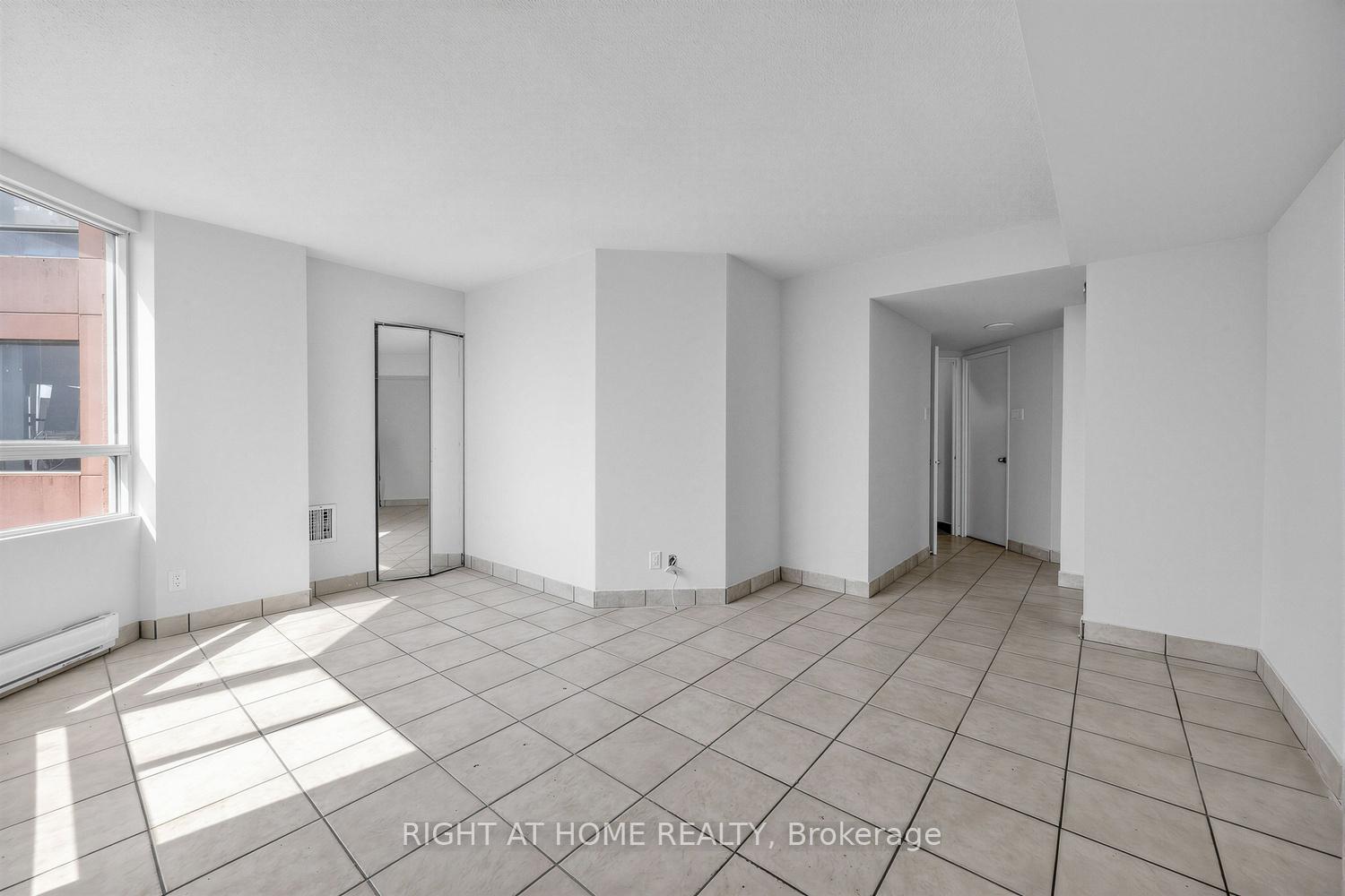 Photo 20 of Unit 1711, 41 Markbrook Lane, Etobicoke, Mount Olive-Silverstone-Jamestown — HOMEH