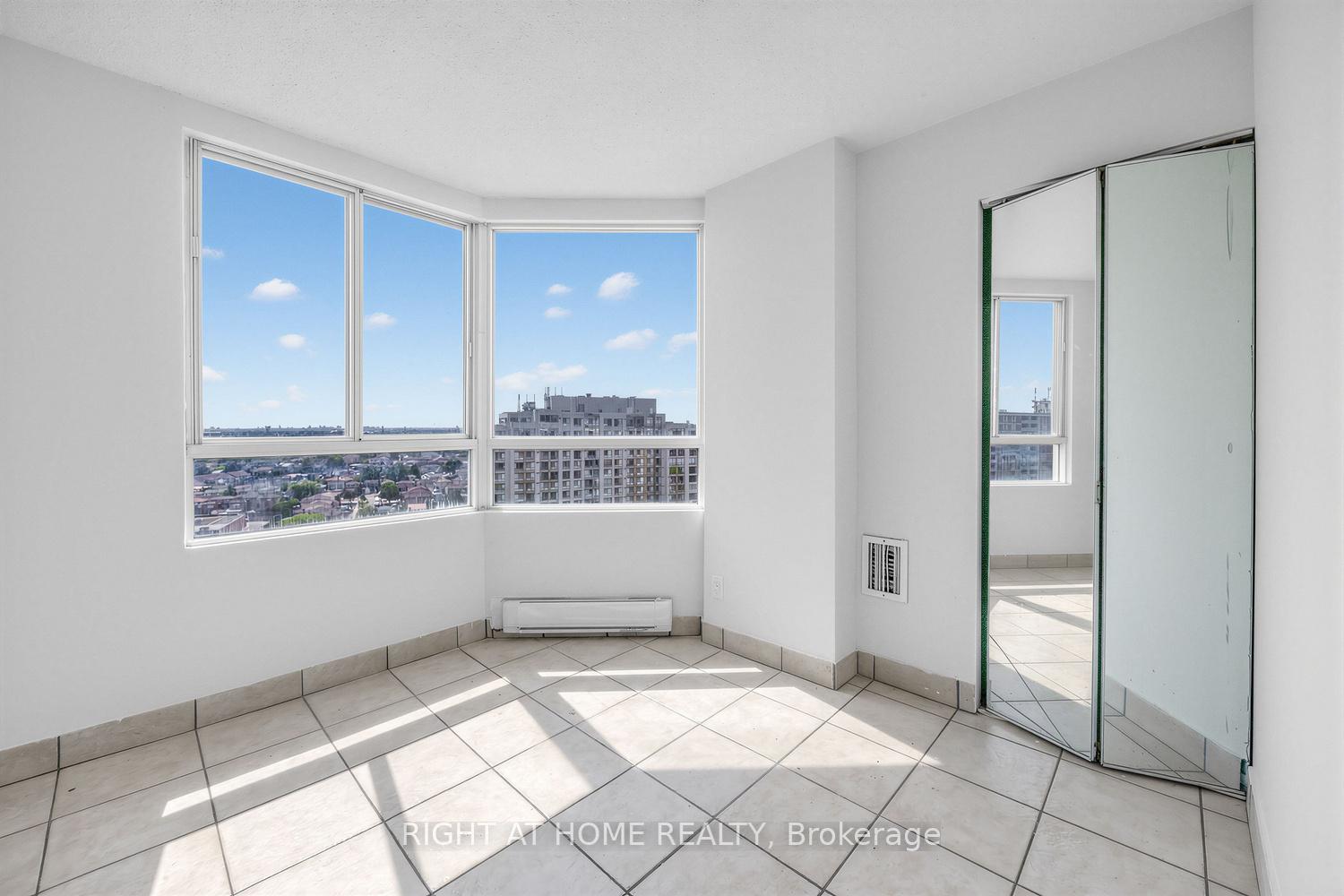 Photo 21 of Unit 1711, 41 Markbrook Lane, Etobicoke, Mount Olive-Silverstone-Jamestown — HOMEH