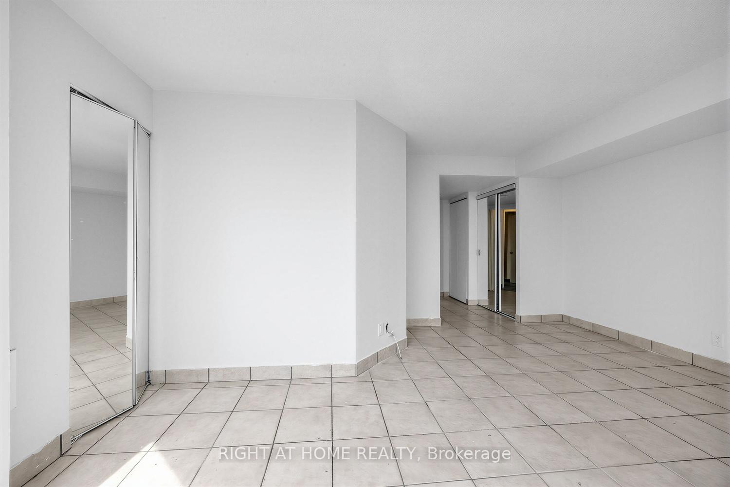 Photo 23 of Unit 1711, 41 Markbrook Lane, Etobicoke, Mount Olive-Silverstone-Jamestown — HOMEH