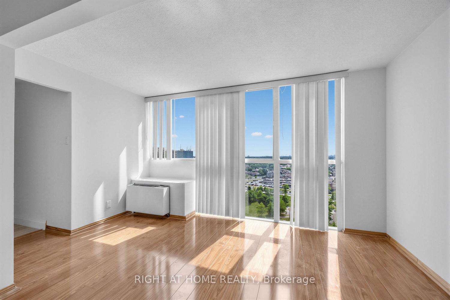 Photo 24 of Unit 1711, 41 Markbrook Lane, Etobicoke, Mount Olive-Silverstone-Jamestown — HOMEH