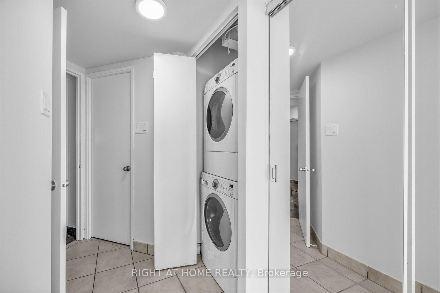 Photo 26 of Unit 1711, 41 Markbrook Lane, Etobicoke, Mount Olive-Silverstone-Jamestown — HOMEH