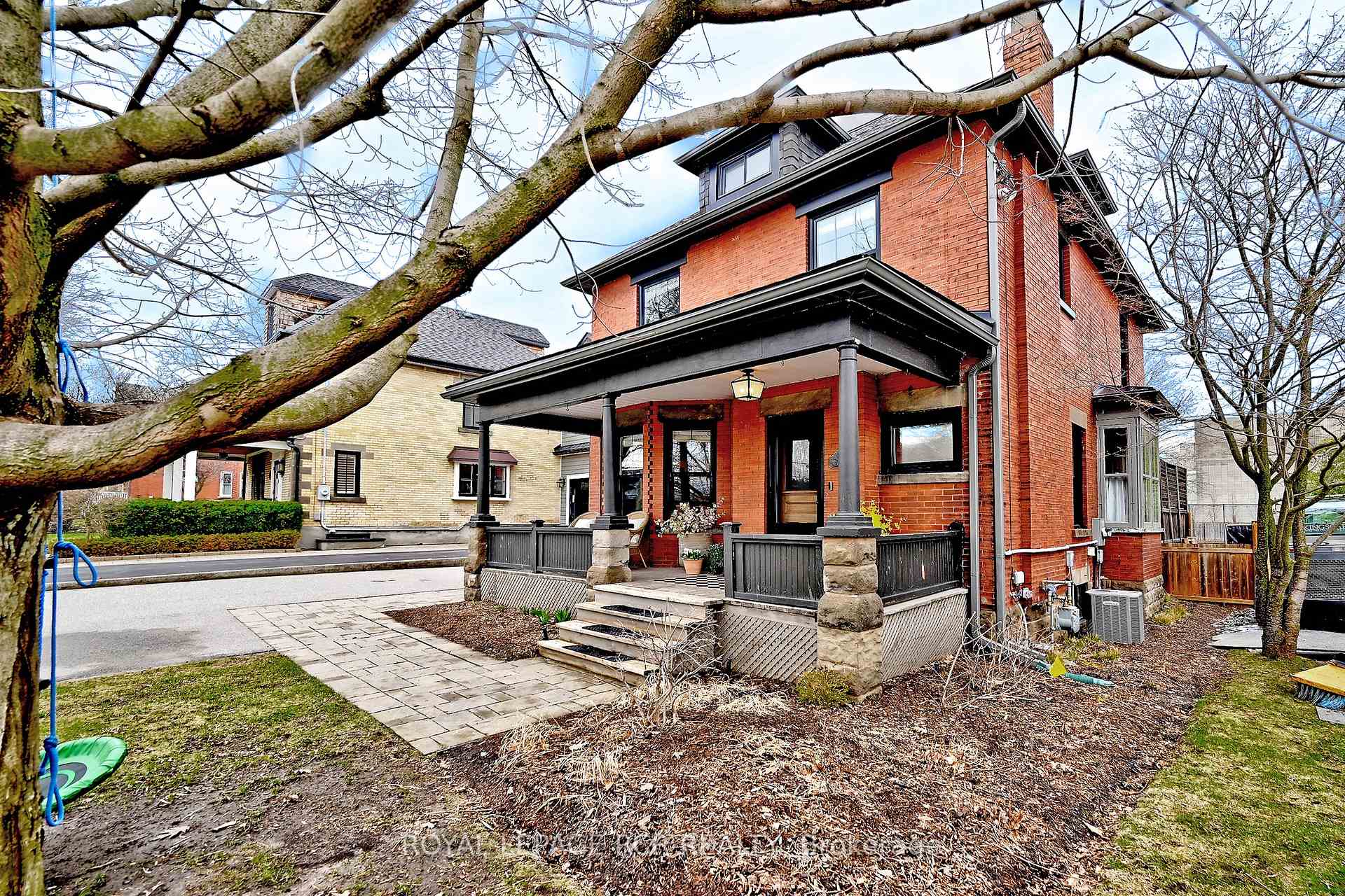 Photo 4 of 58 Tyler Street, Aurora, Aurora Village — HOMEH
