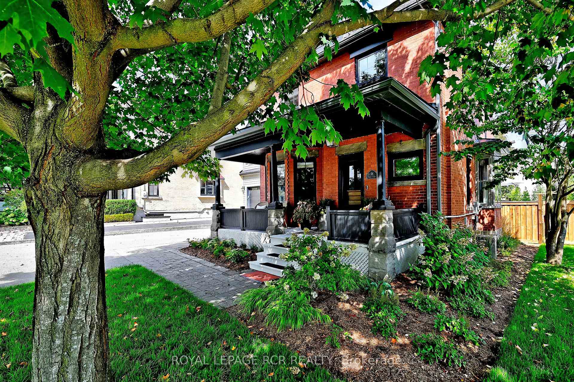 Photo 5 of 58 Tyler Street, Aurora, Aurora Village — HOMEH