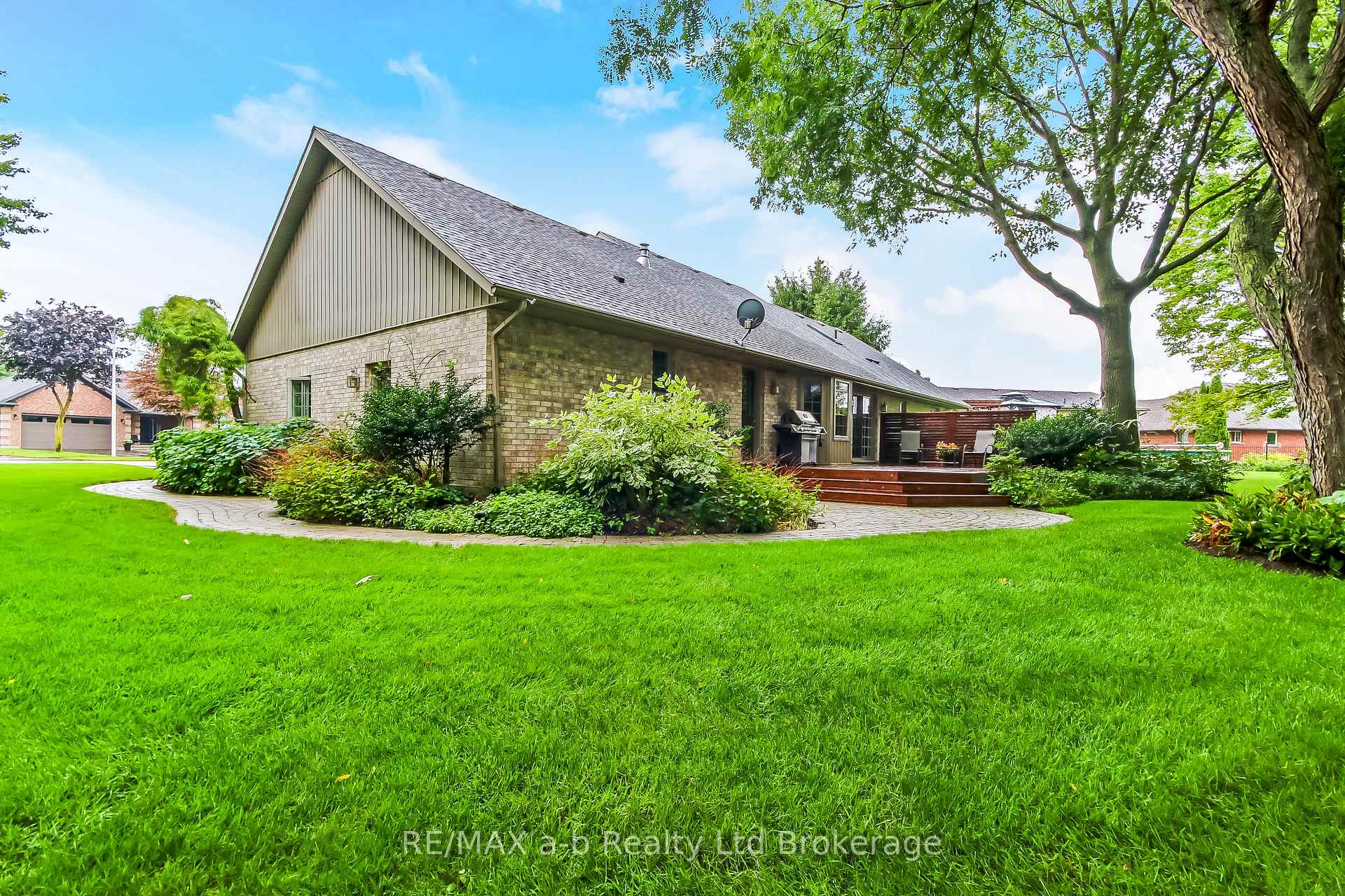 Photo 5 of 4 Otterview Drive, Norwich, Otterville — HOMEH