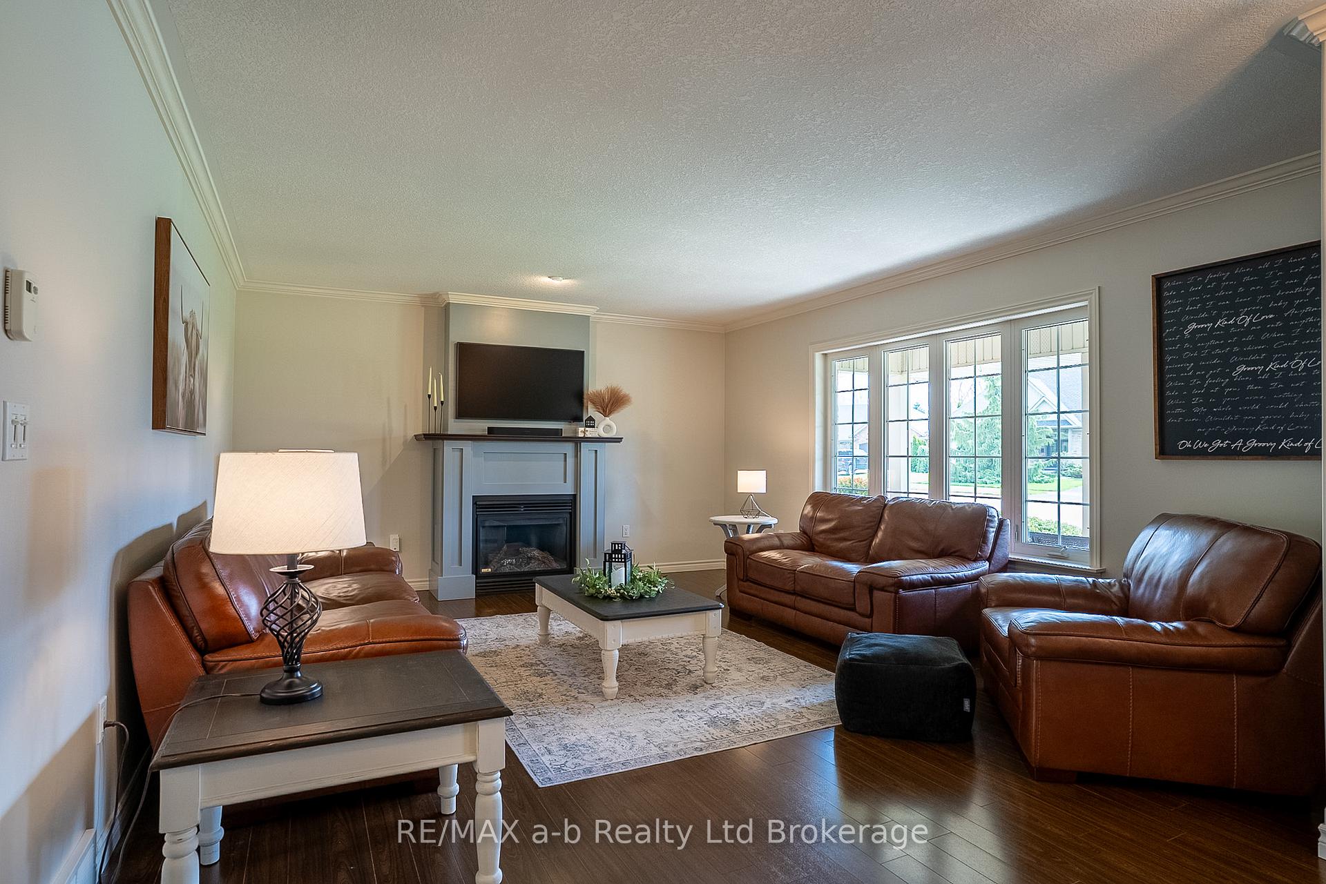 Photo 9 of 4 Otterview Drive, Norwich, Otterville — HOMEH
